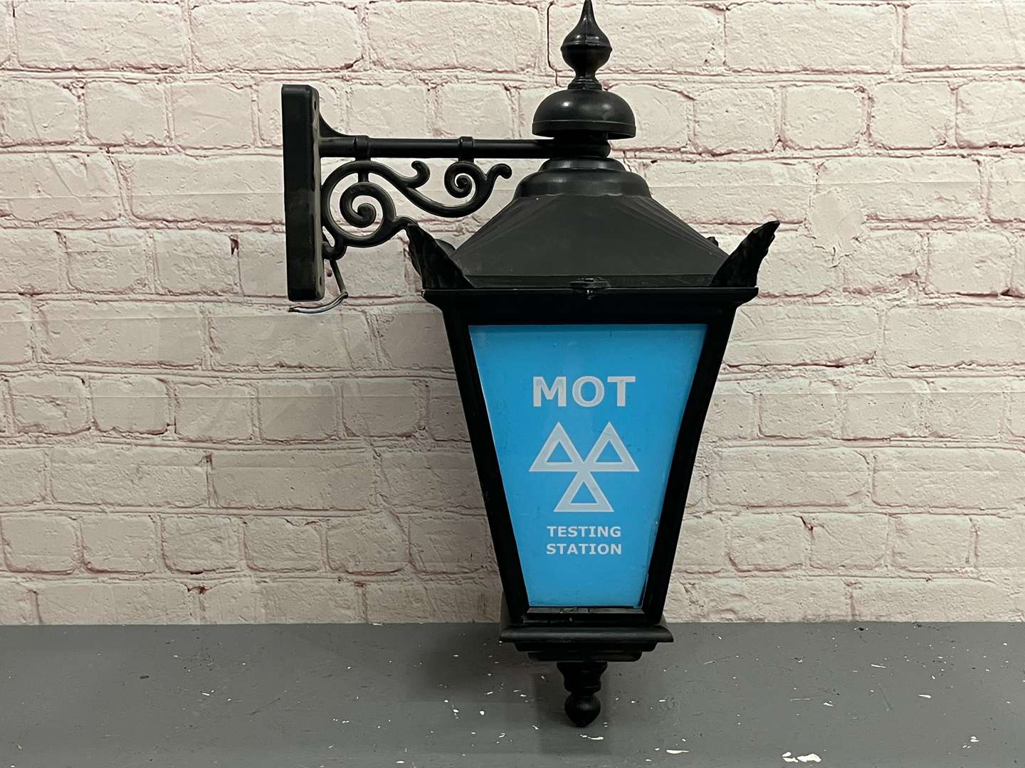 <p>MOT Wall Mounted Lantern</p>