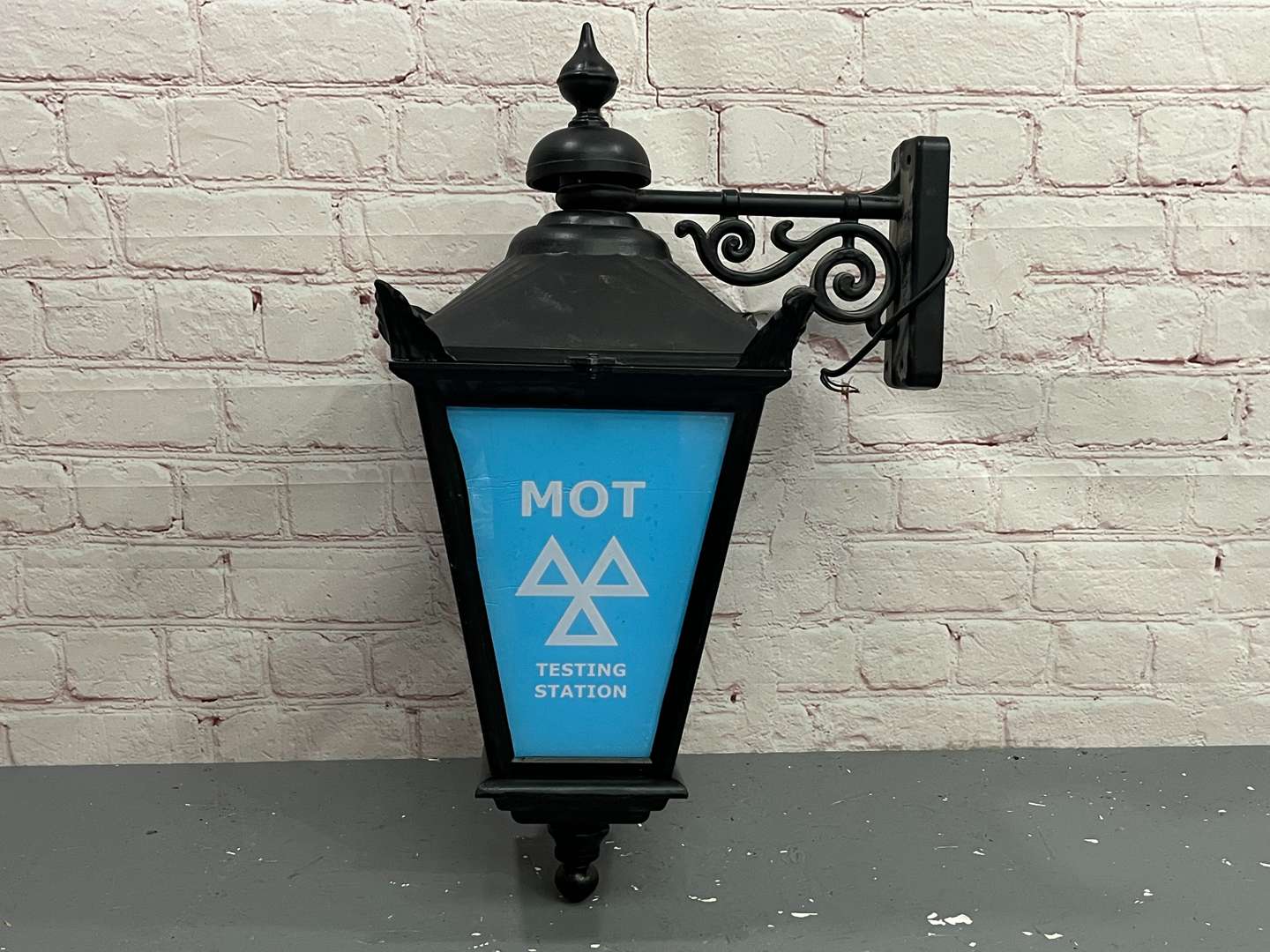 <p>MOT Wall Mounted Lantern</p>