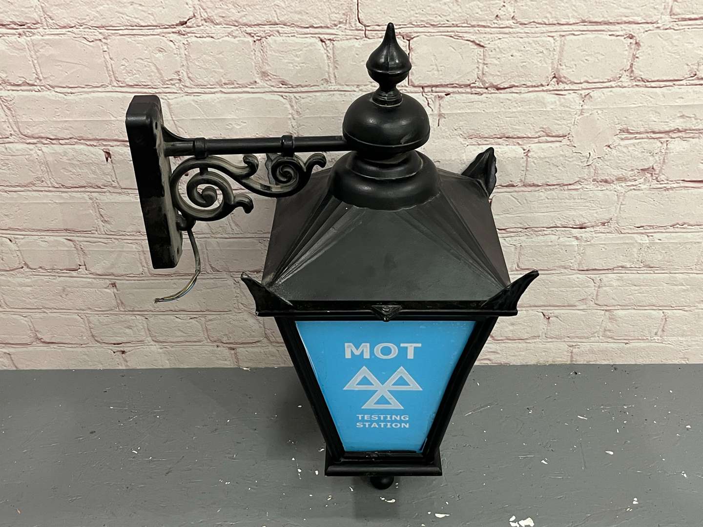 <p>MOT Wall Mounted Lantern</p>