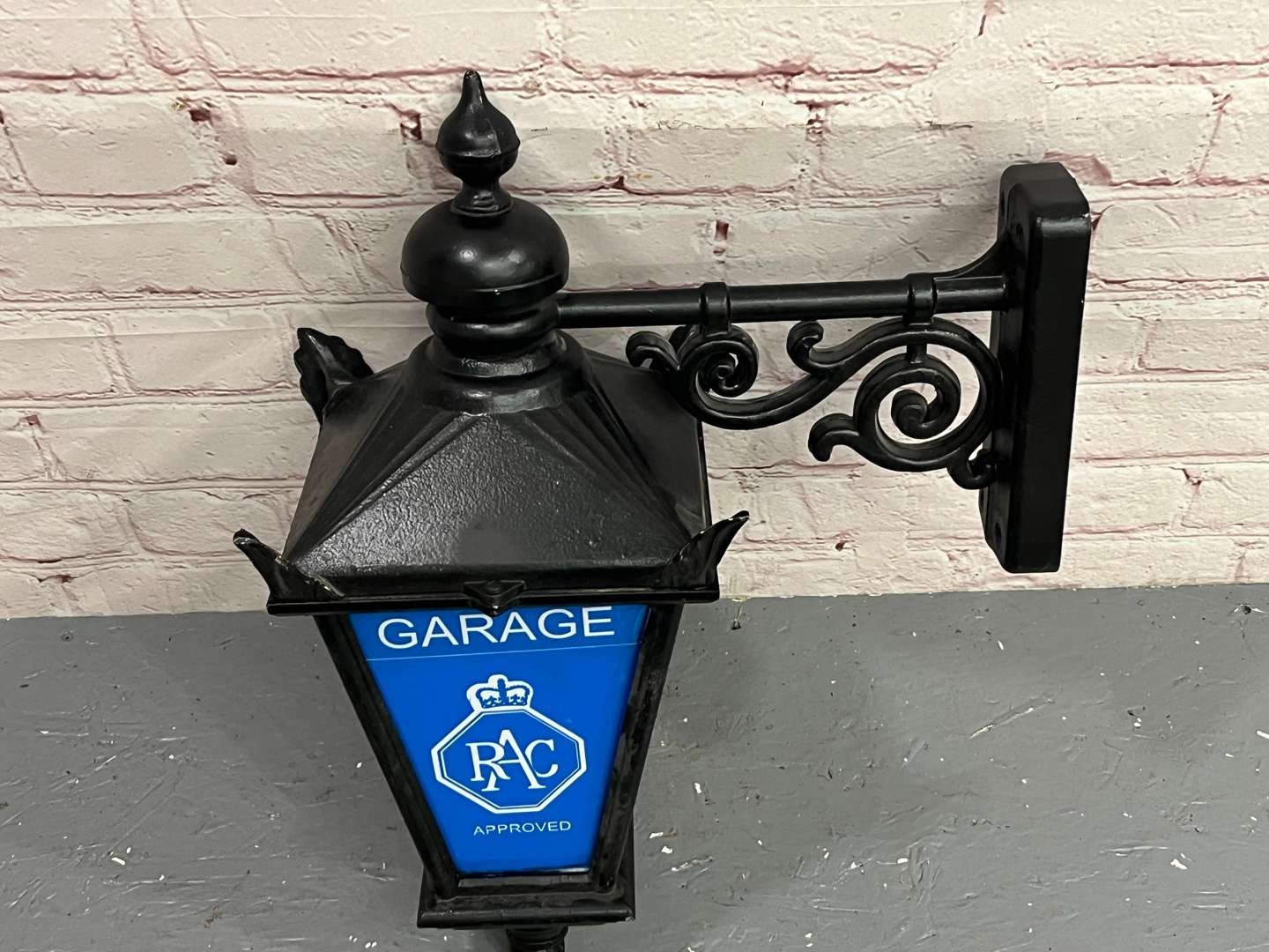 <p>RAC Garage Wall Mounted Lantern</p>