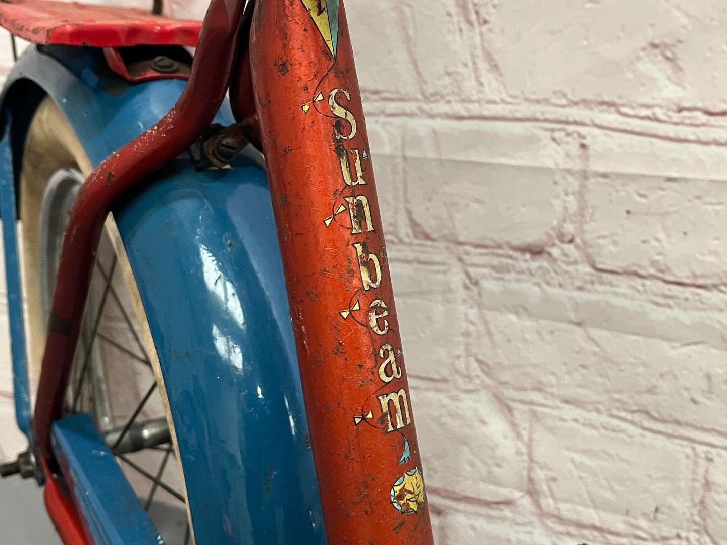 <p>Sunbeam Childs Bicycle</p>