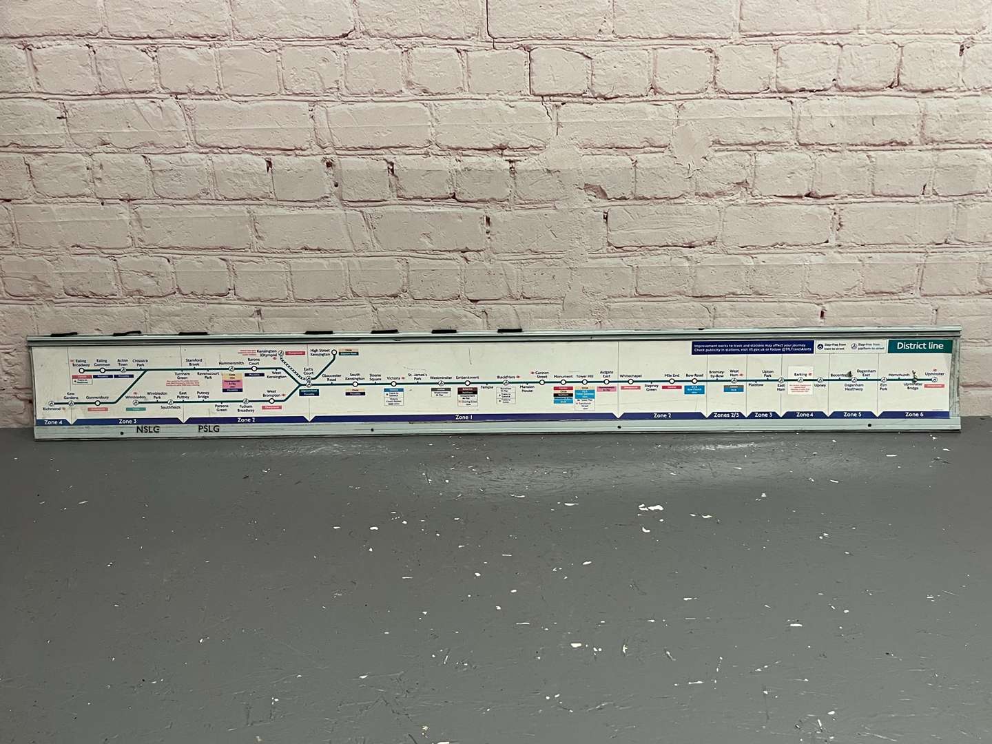 <p>London Underground District Line Sign</p>