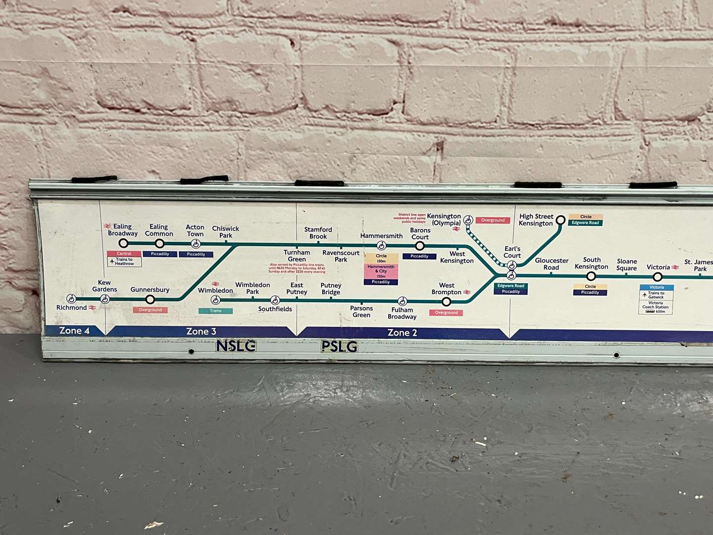 <p>London Underground District Line Sign</p>