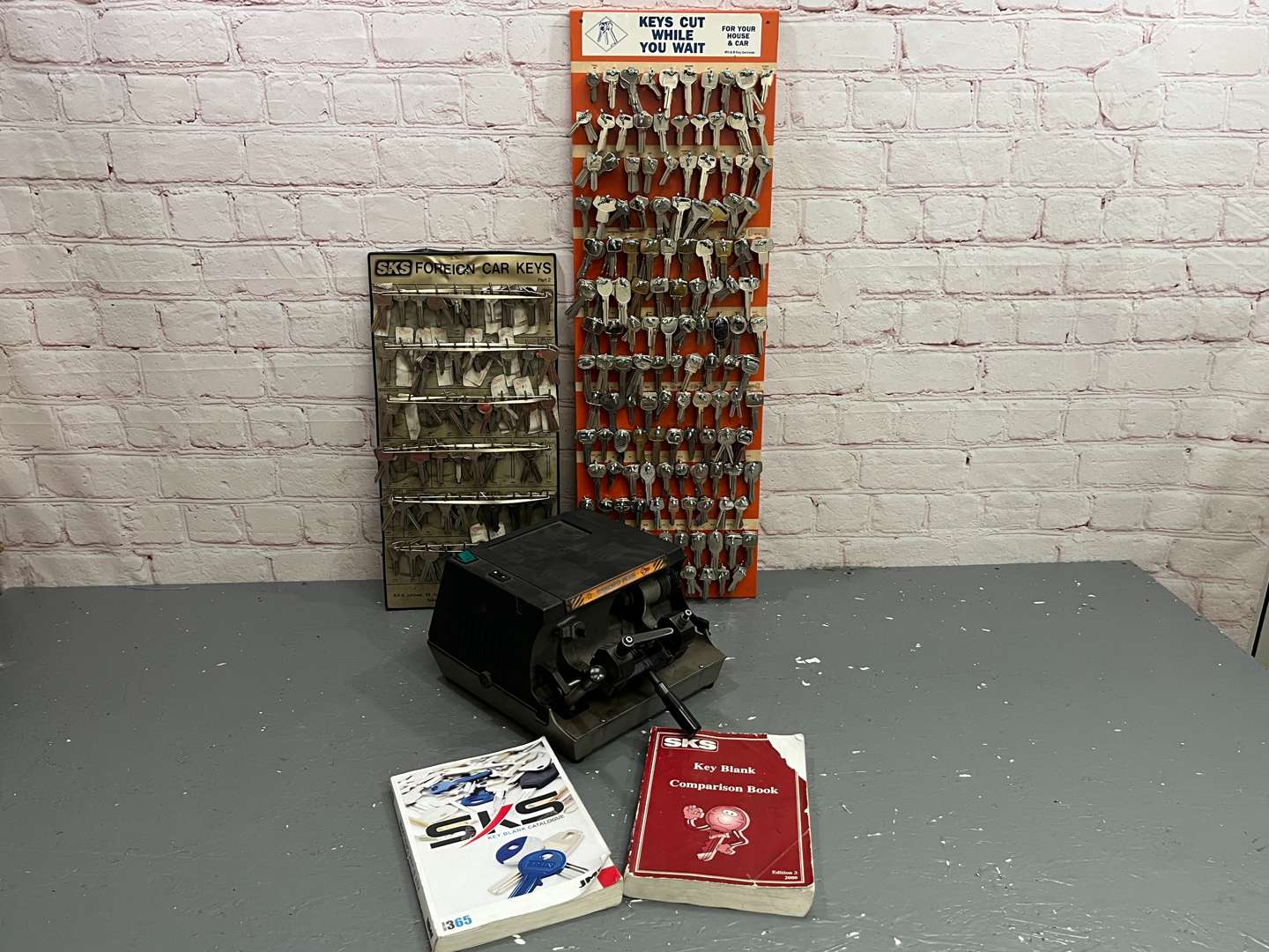 <p>Rekord Plus Key Cutting Machine & Two Key Boards With Blank Keys</p>