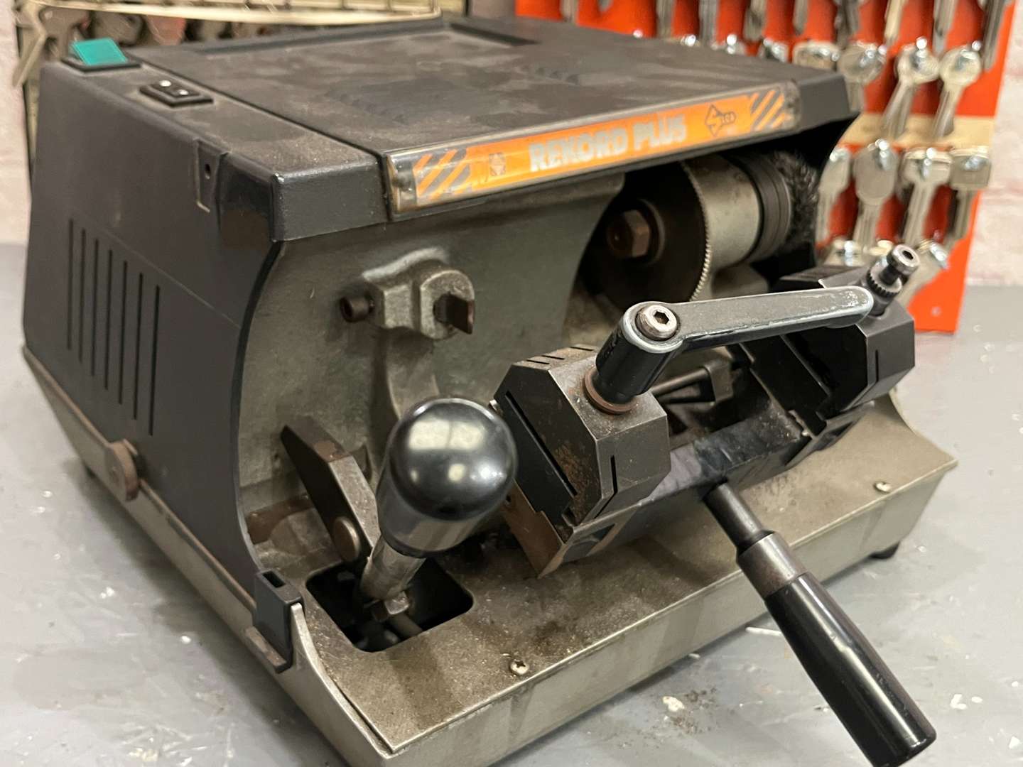 <p>Rekord Plus Key Cutting Machine & Two Key Boards With Blank Keys</p>