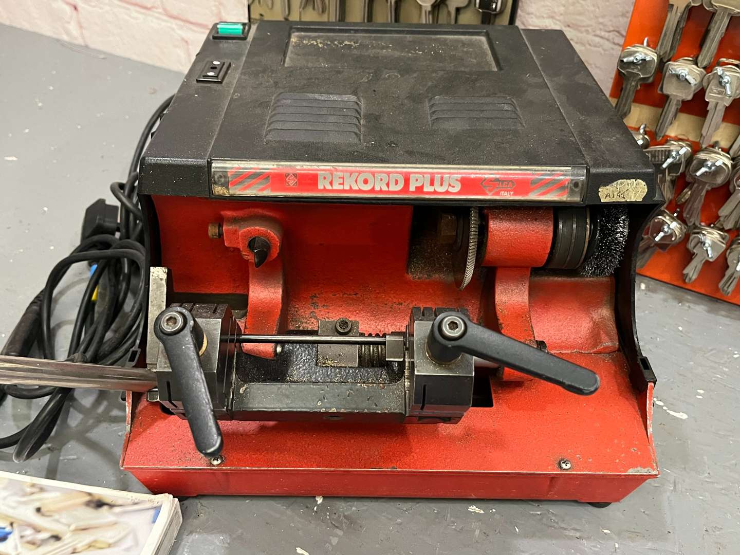 <p>Rekord Plus Key Cutting Machine & Two Key Boards With Blank Keys</p>