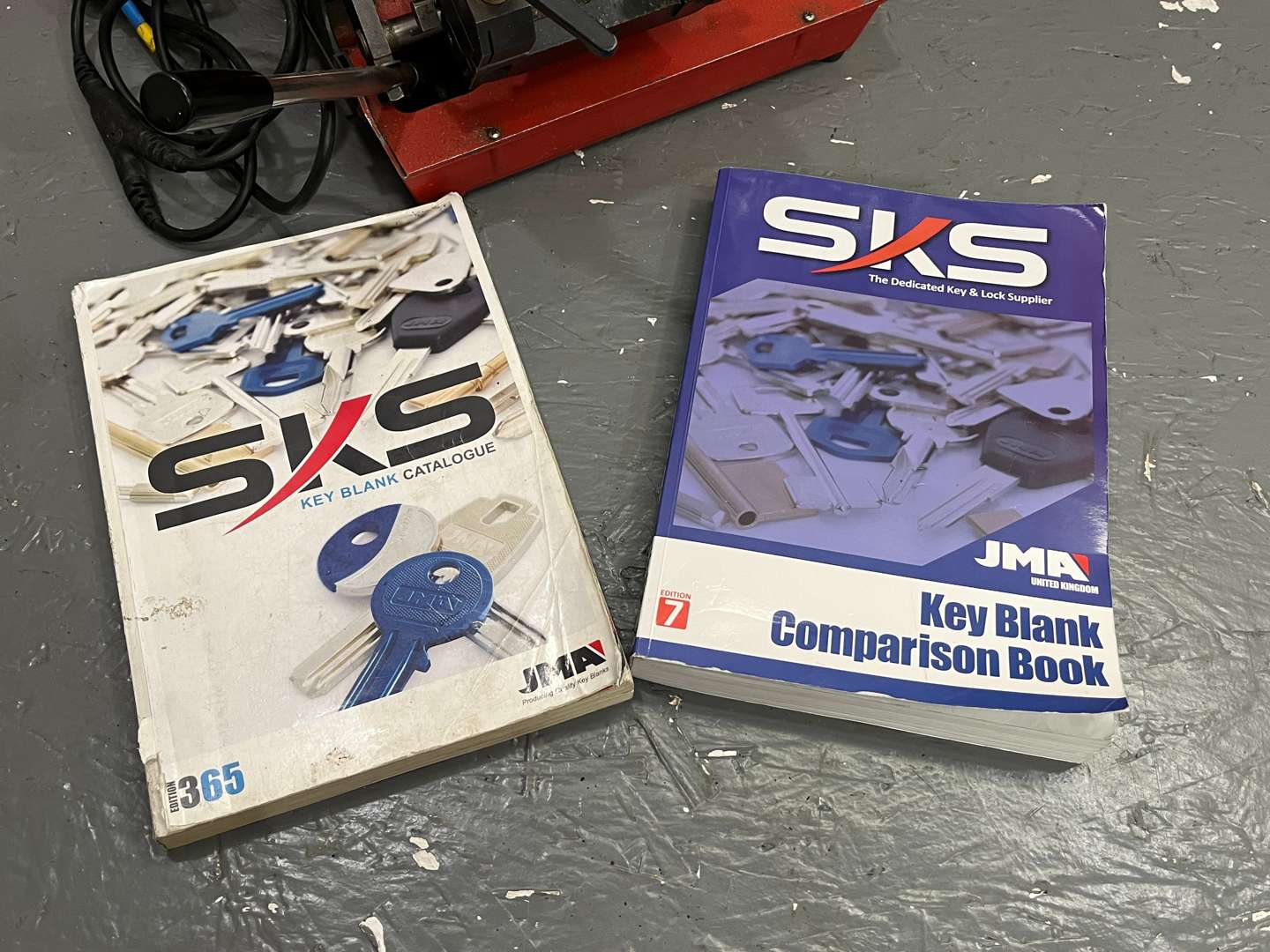 <p>Rekord Plus Key Cutting Machine & Two Key Boards With Blank Keys</p>