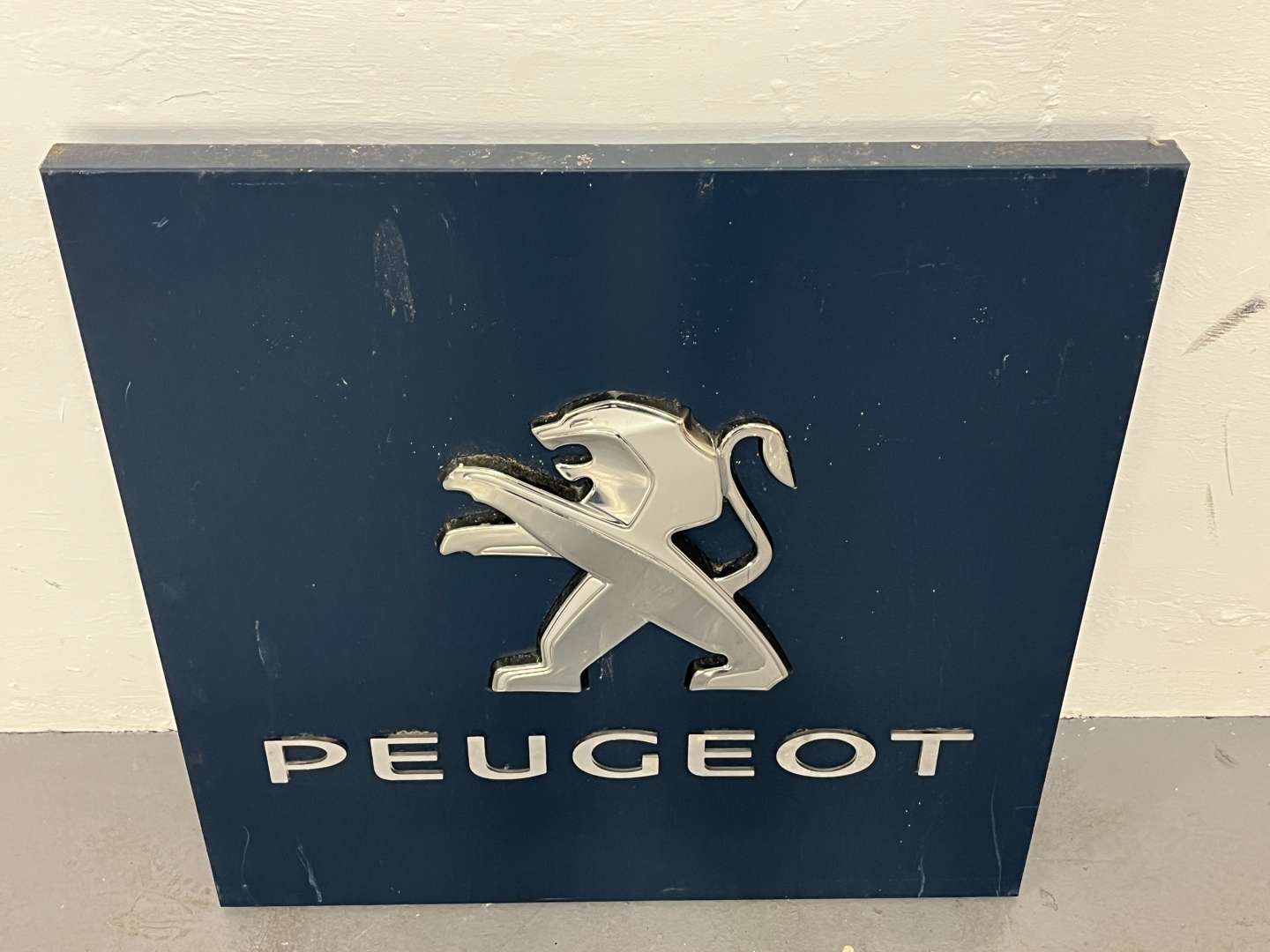 <p>Peugeot Dealership Illuminated Sign</p>