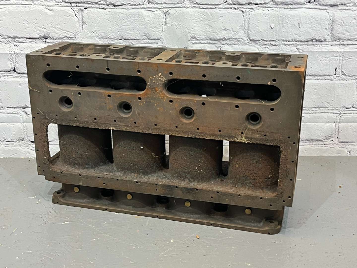<p>Bentley 1920's 4 ½ Litre Engine Block</p>