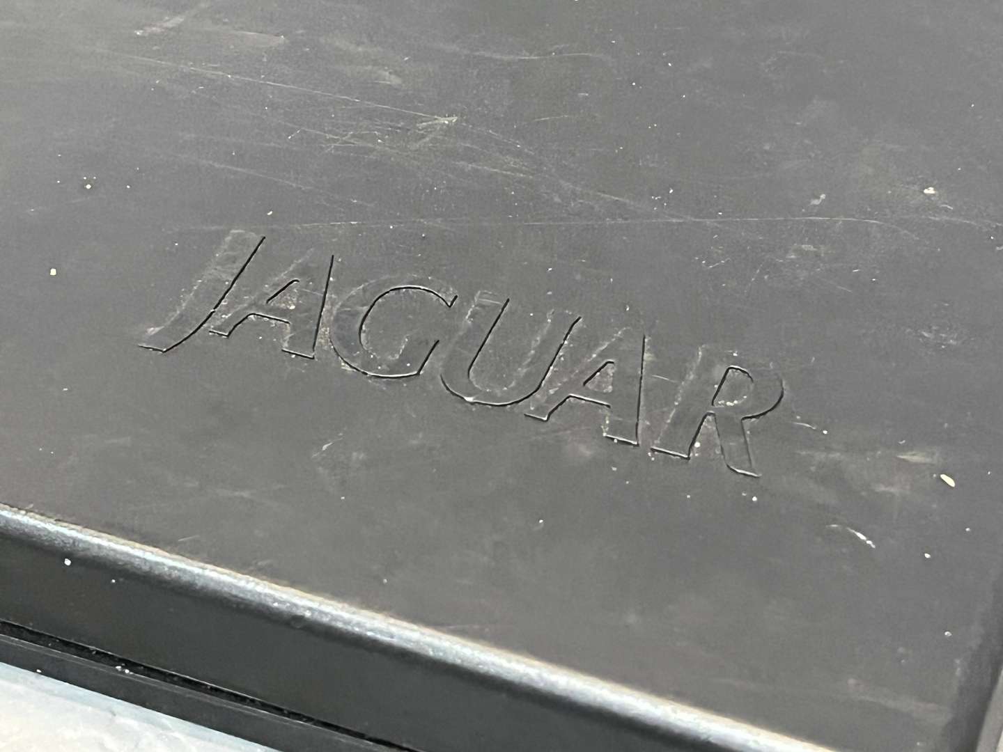 <p>Jaguar XJ40 Tool Kit</p>