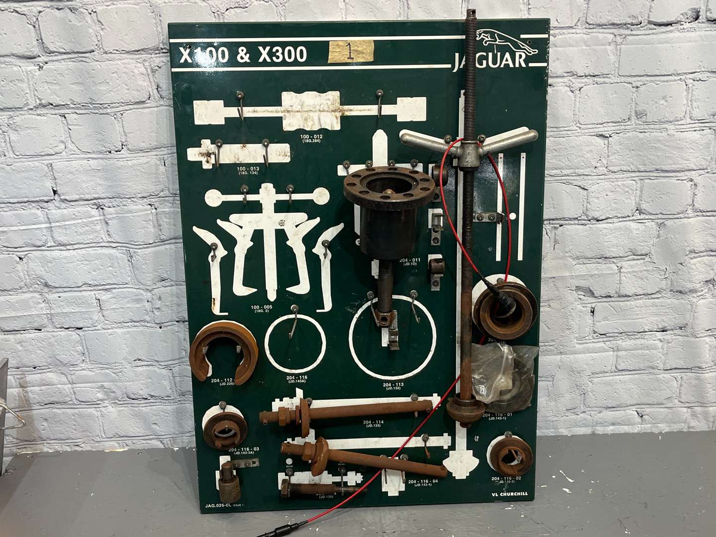 <p>Jaguar X100 & X300 Tool Board and Tools&nbsp;</p>