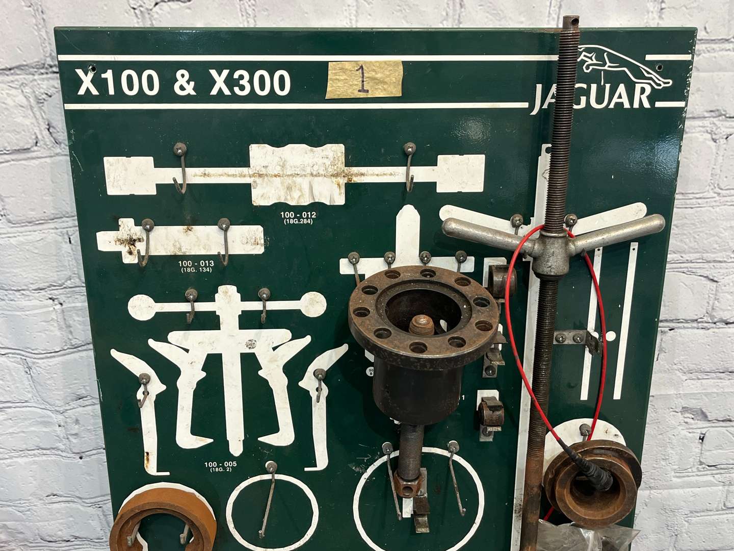 <p>Jaguar X100 & X300 Tool Board and Tools&nbsp;</p>