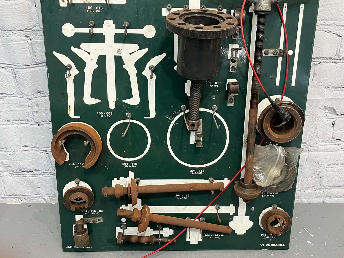 <p>Jaguar X100 & X300 Tool Board and Tools&nbsp;</p>