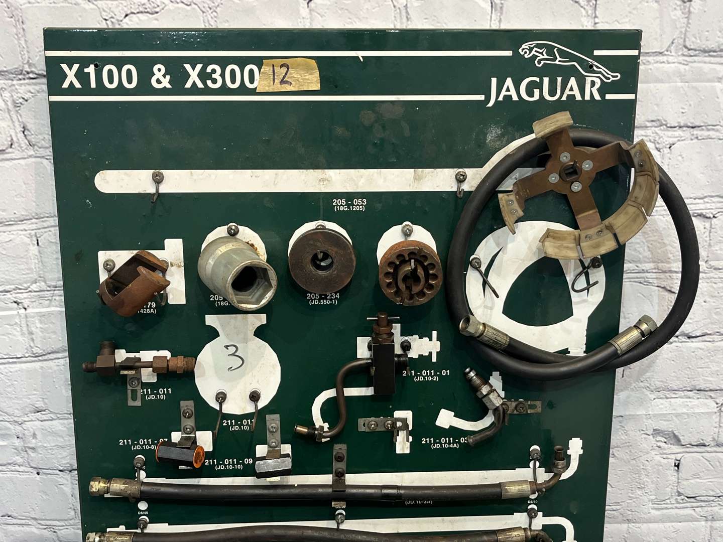 <p>Jaguar X100 & X300 Tool Board and Tools&nbsp;</p>
