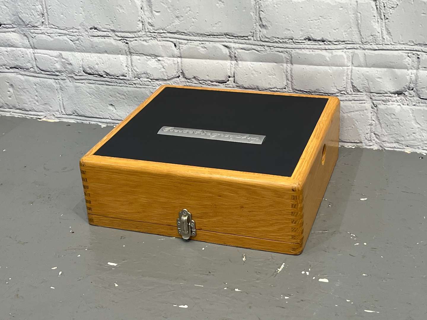 <p>Range Rover Autobiography Trim & Colour Boxed Set</p>