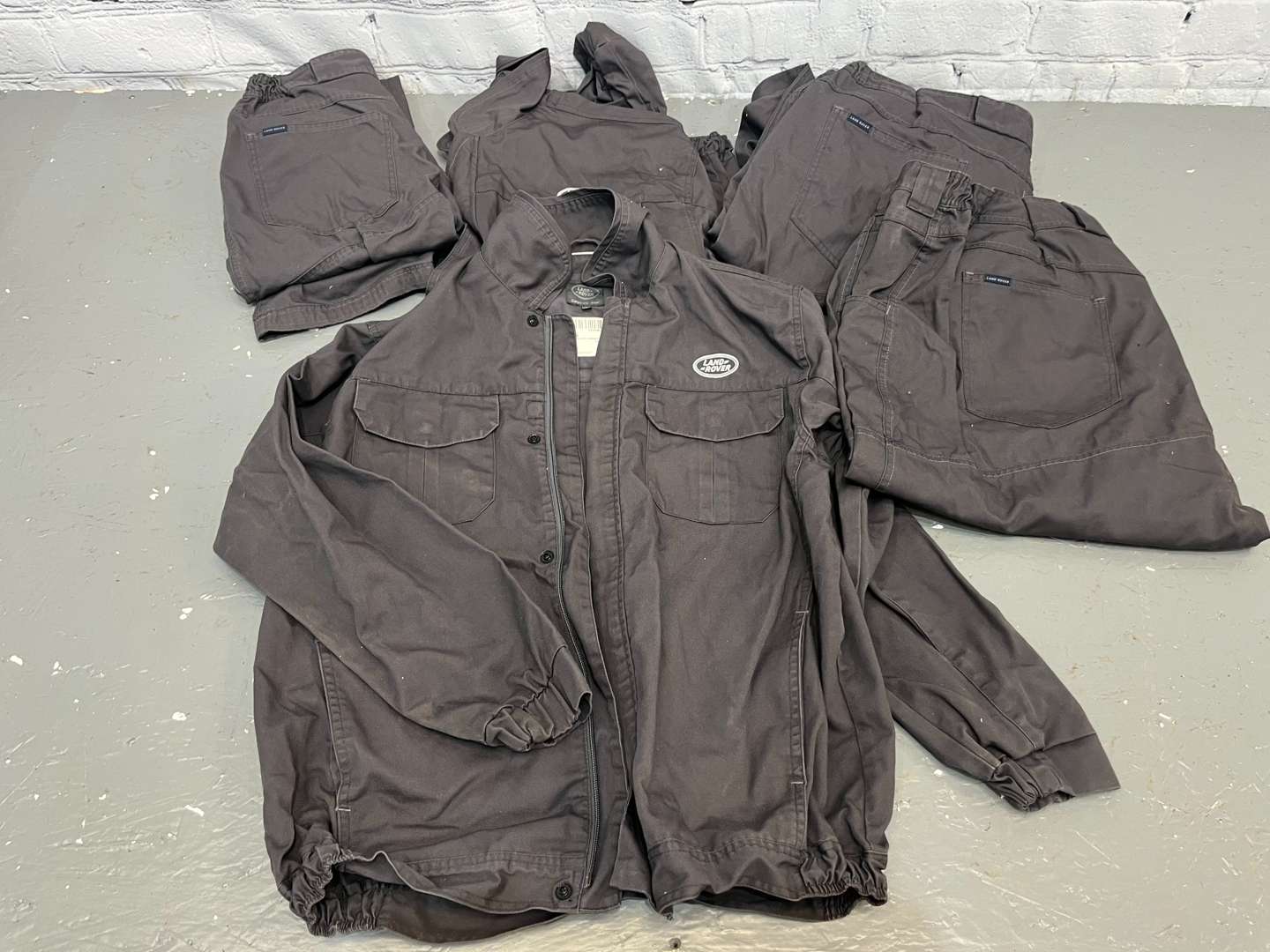 <p>Land Rover Overalls</p>