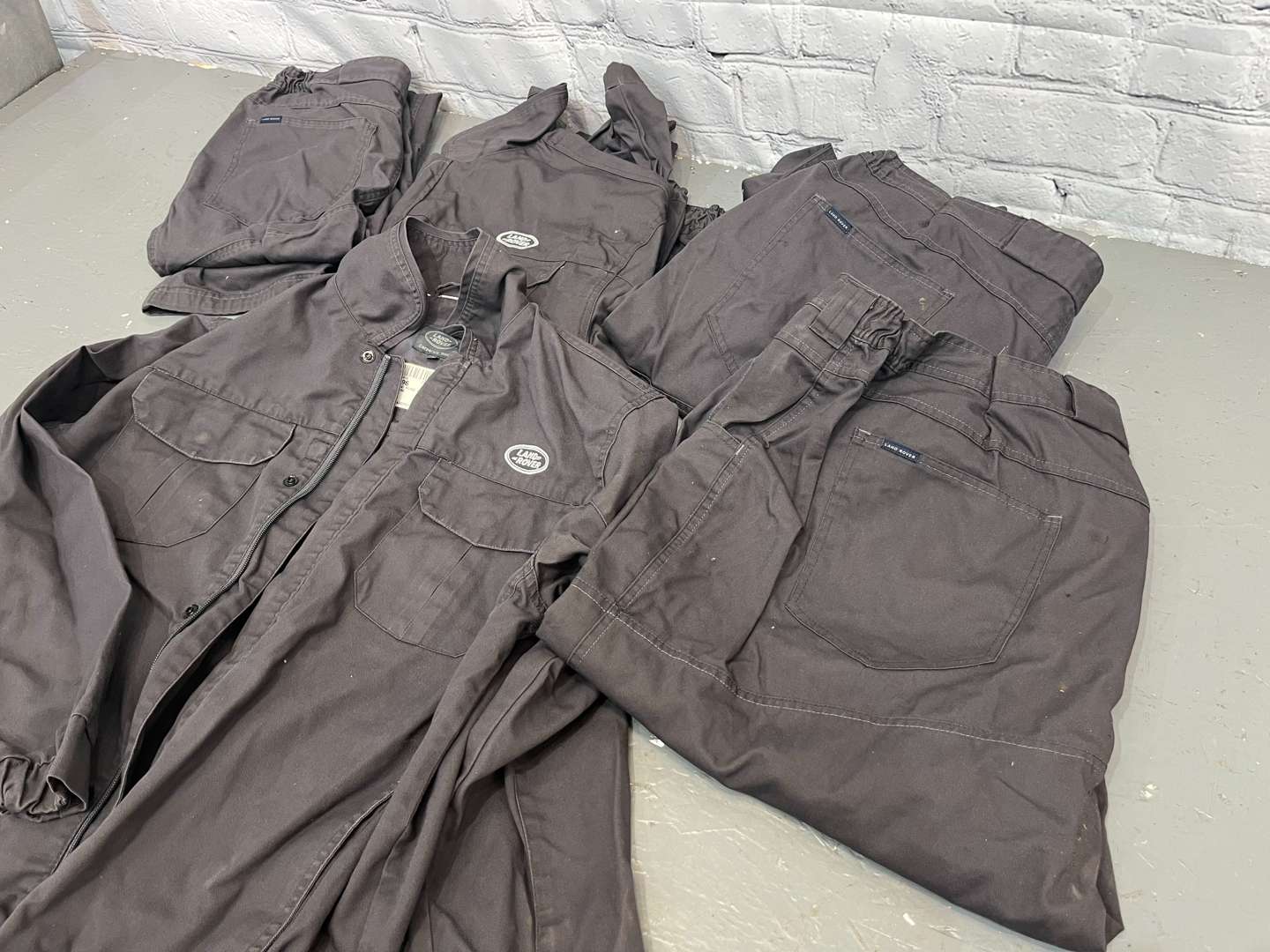 <p>Land Rover Overalls</p>