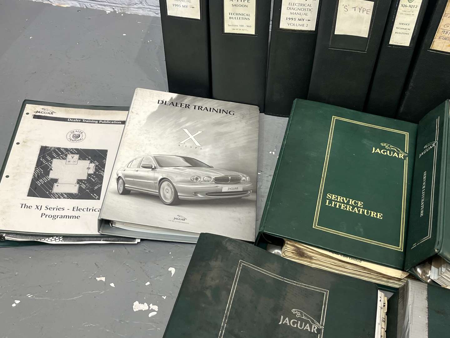 <p>Jaguar Service Manuals For XJ6/12, Dealer Training Etc</p>