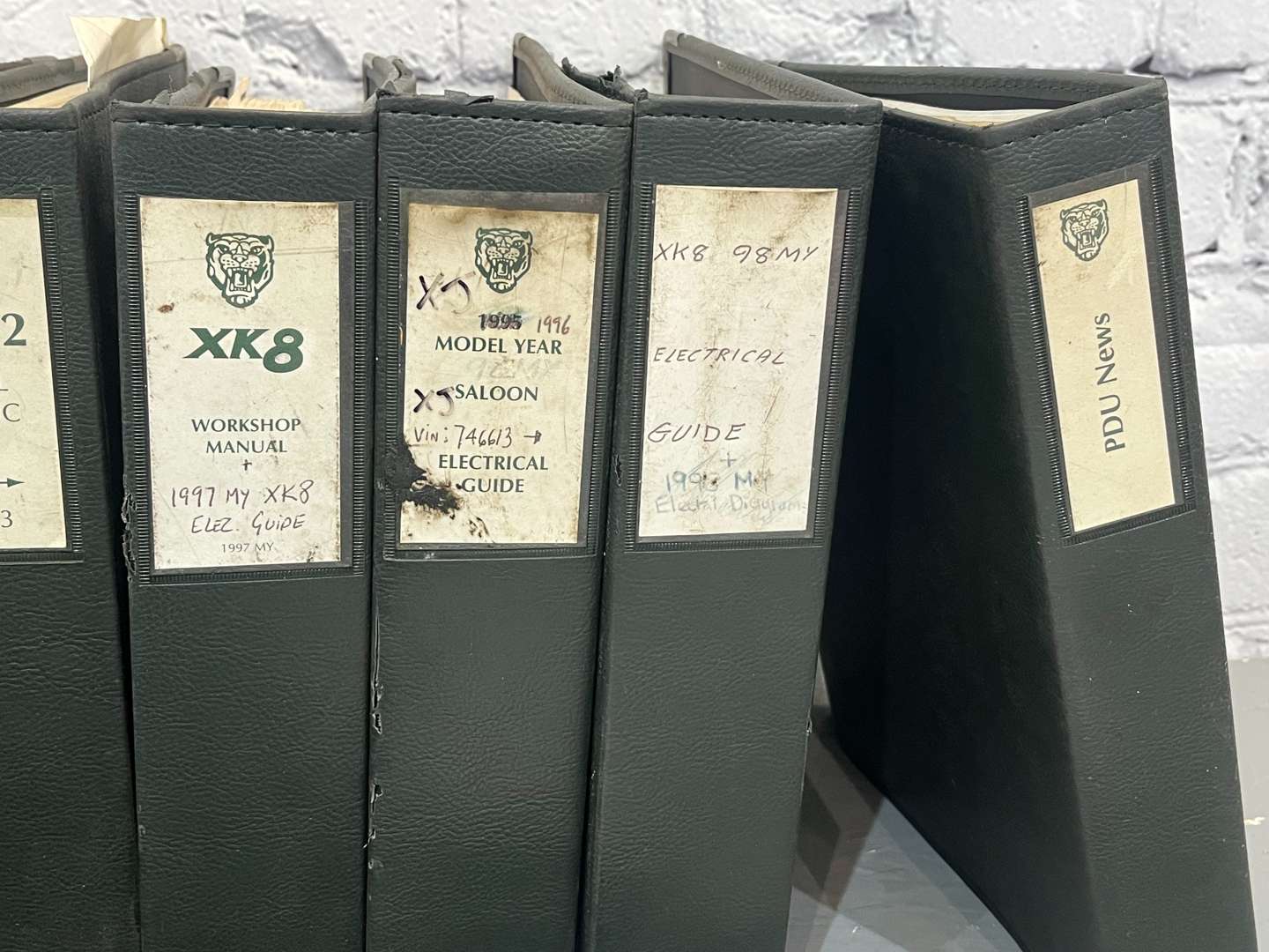 <p>Jaguar Service Manuals For XJ6/12, Dealer Training Etc</p>