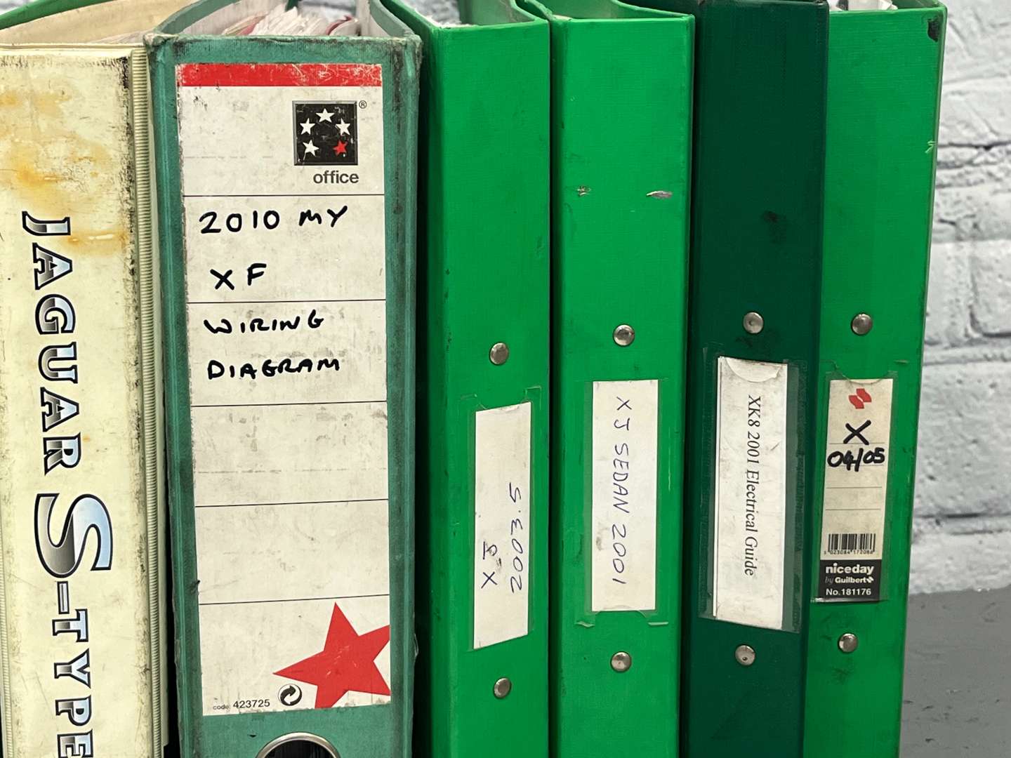 <p>Jaguar Folders of Wiring Diagrams & Electrical Systems&nbsp;</p>