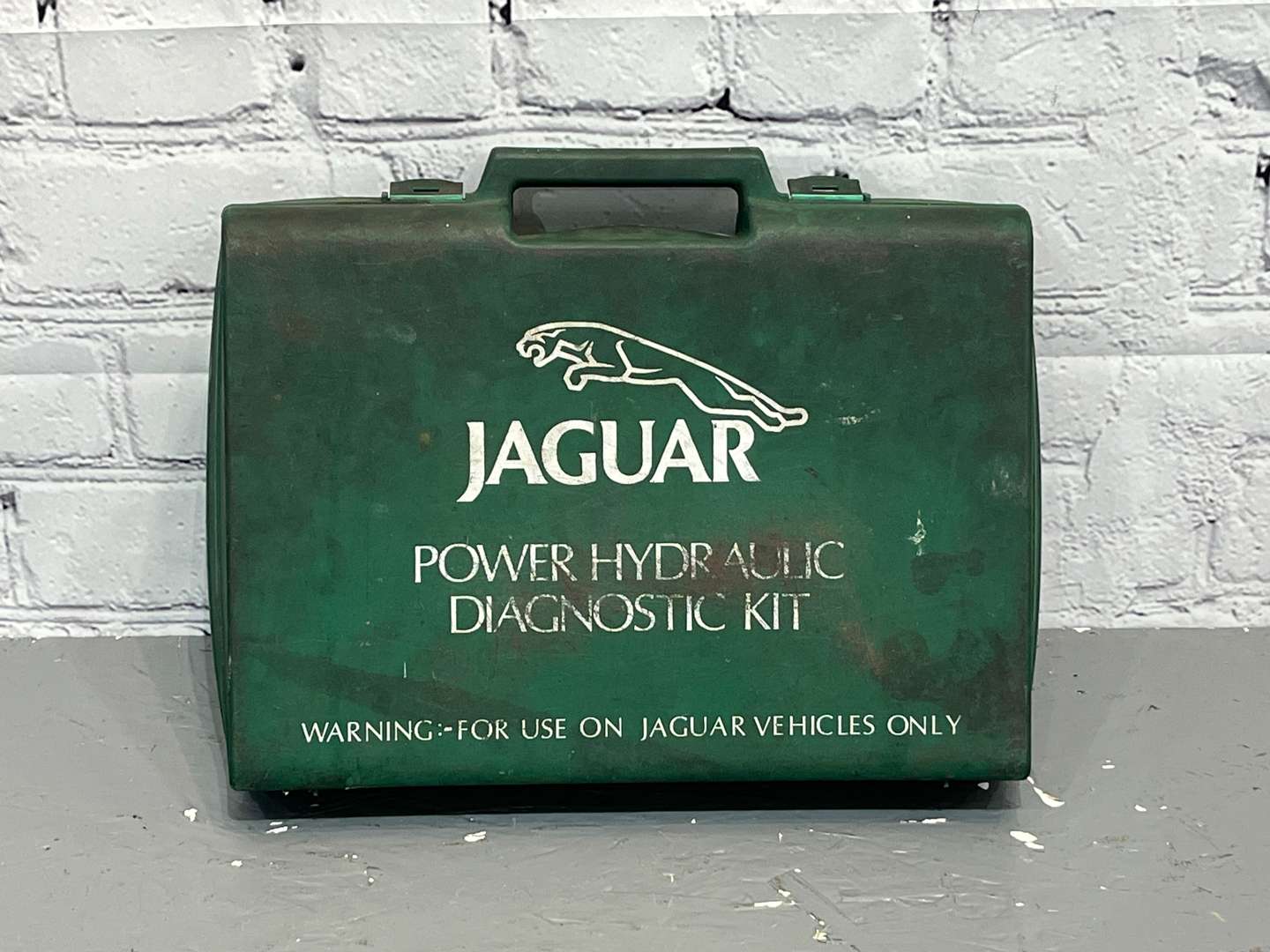 <p>Jaguar Cased Power Hydraulic Diagnostic Kit</p>