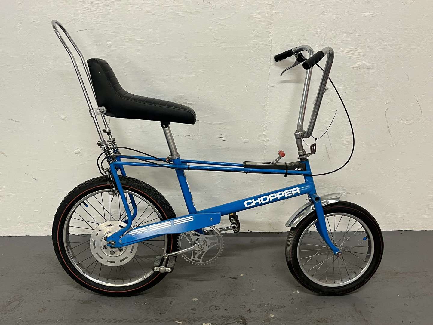 <p>MKII Raleigh Chopper Bicycle (With Parts For Restoration)&nbsp;</p>