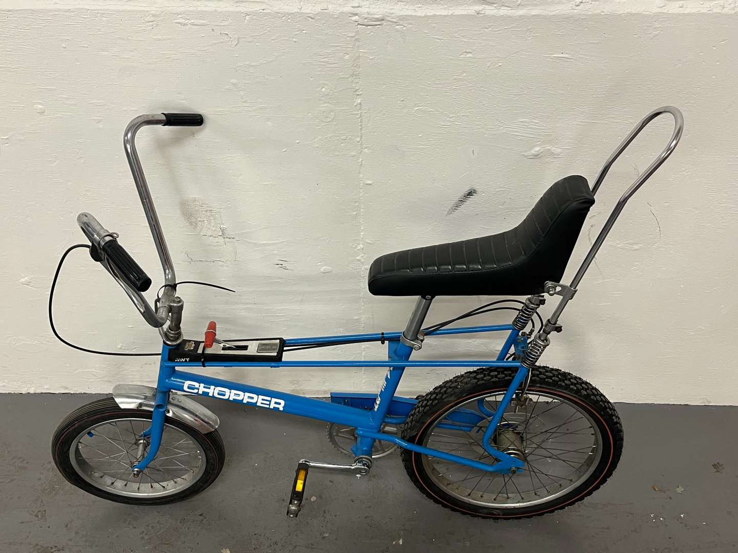 <p>MKII Raleigh Chopper Bicycle (With Parts For Restoration)&nbsp;</p>