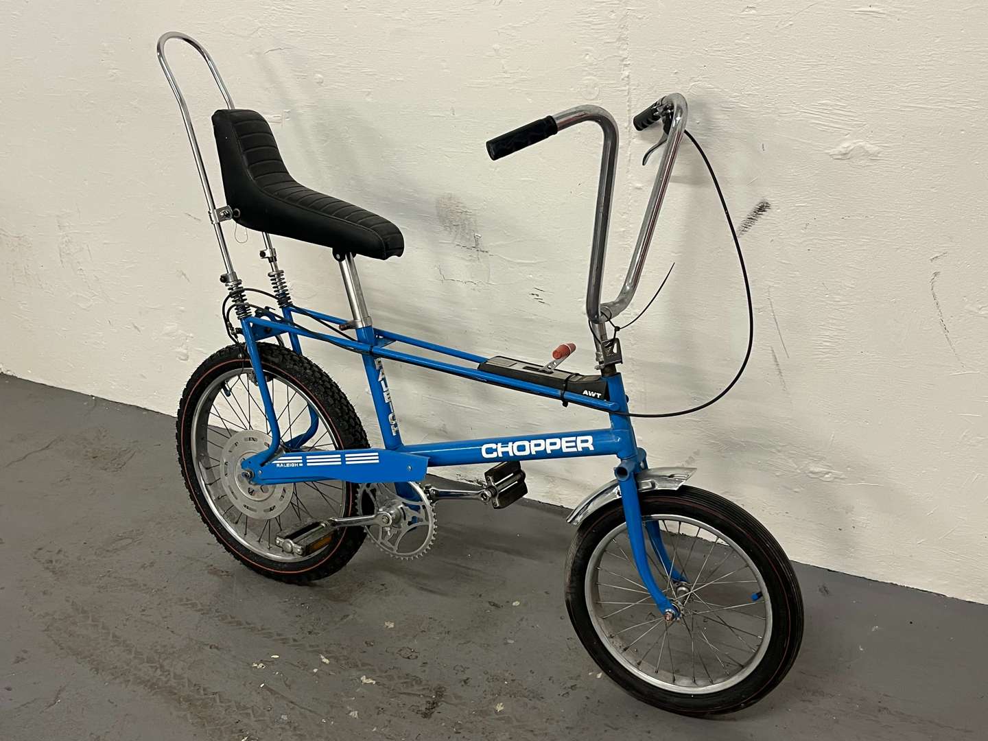 <p>MKII Raleigh Chopper Bicycle (With Parts For Restoration)&nbsp;</p>