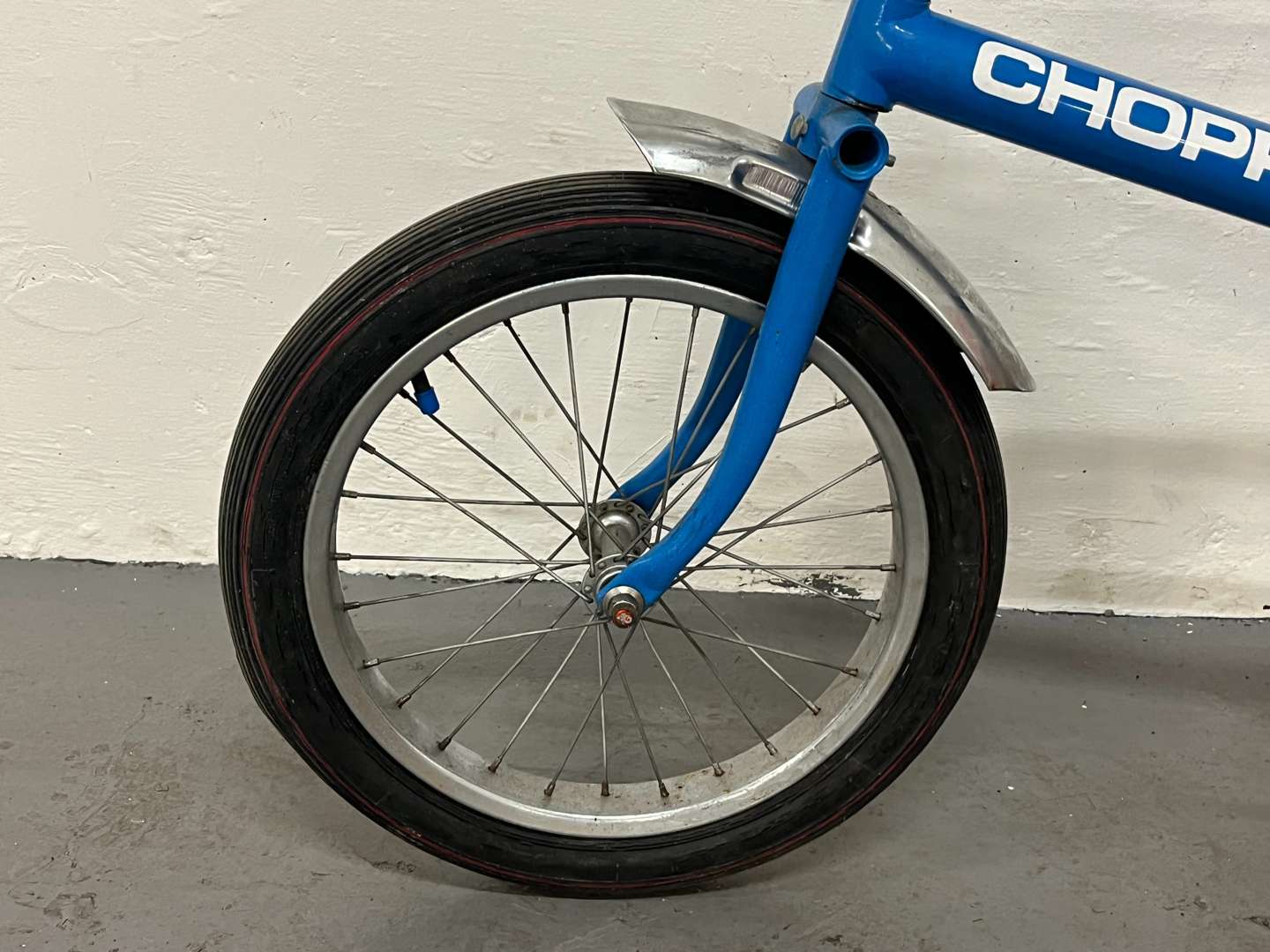 <p>MKII Raleigh Chopper Bicycle (With Parts For Restoration)&nbsp;</p>