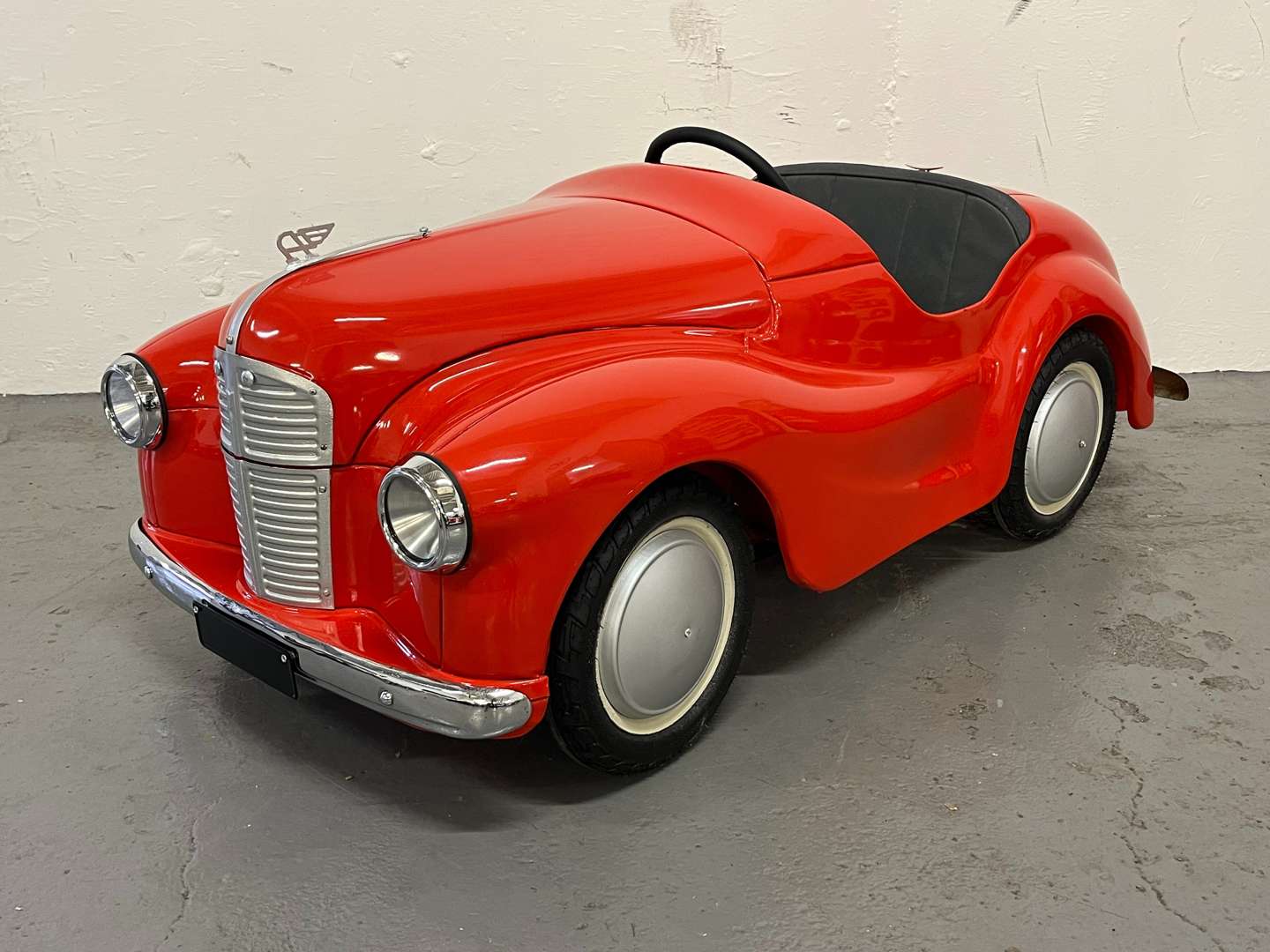 <p>Austin J40 Childs Pedal Car</p>