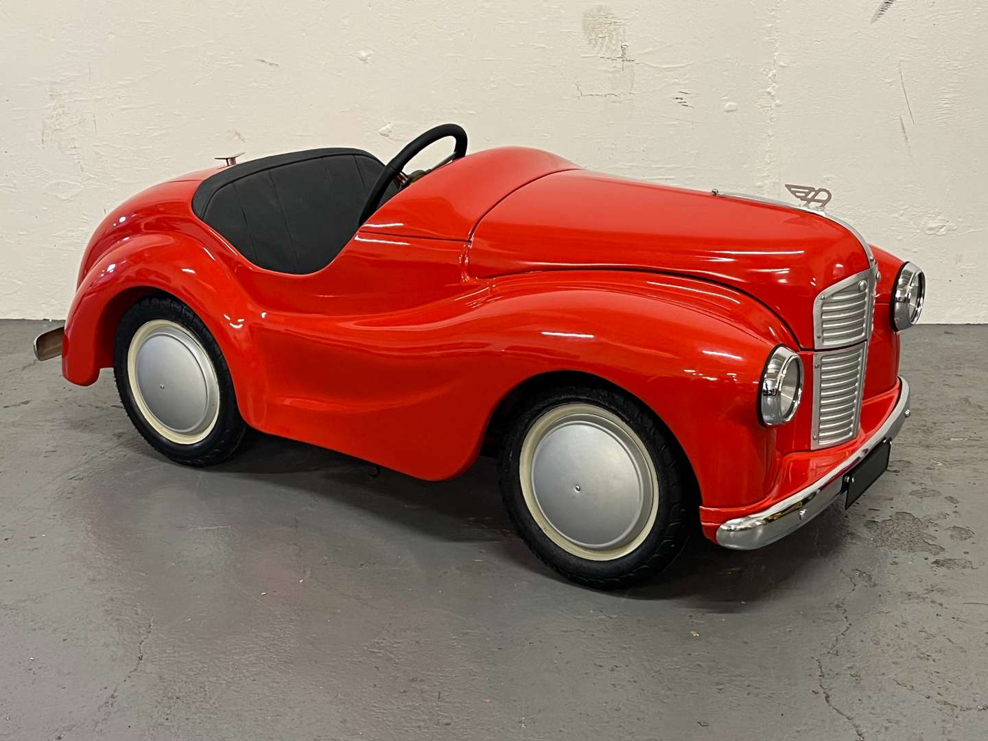 <p>Austin J40 Childs Pedal Car</p>