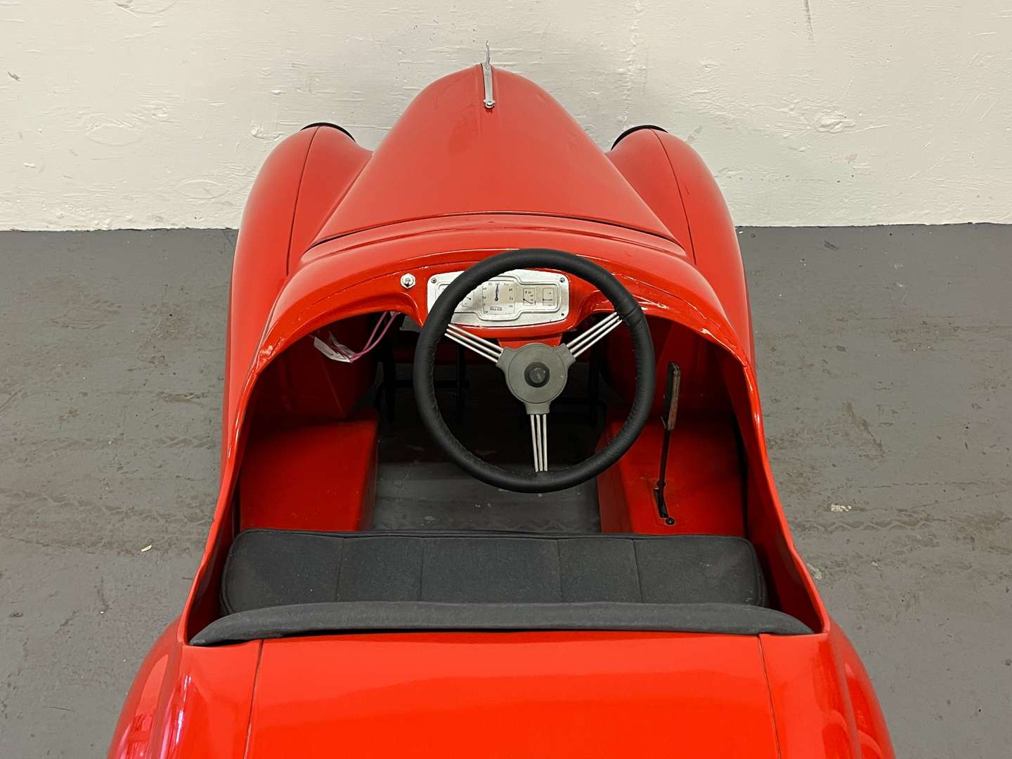 <p>Austin J40 Childs Pedal Car</p>