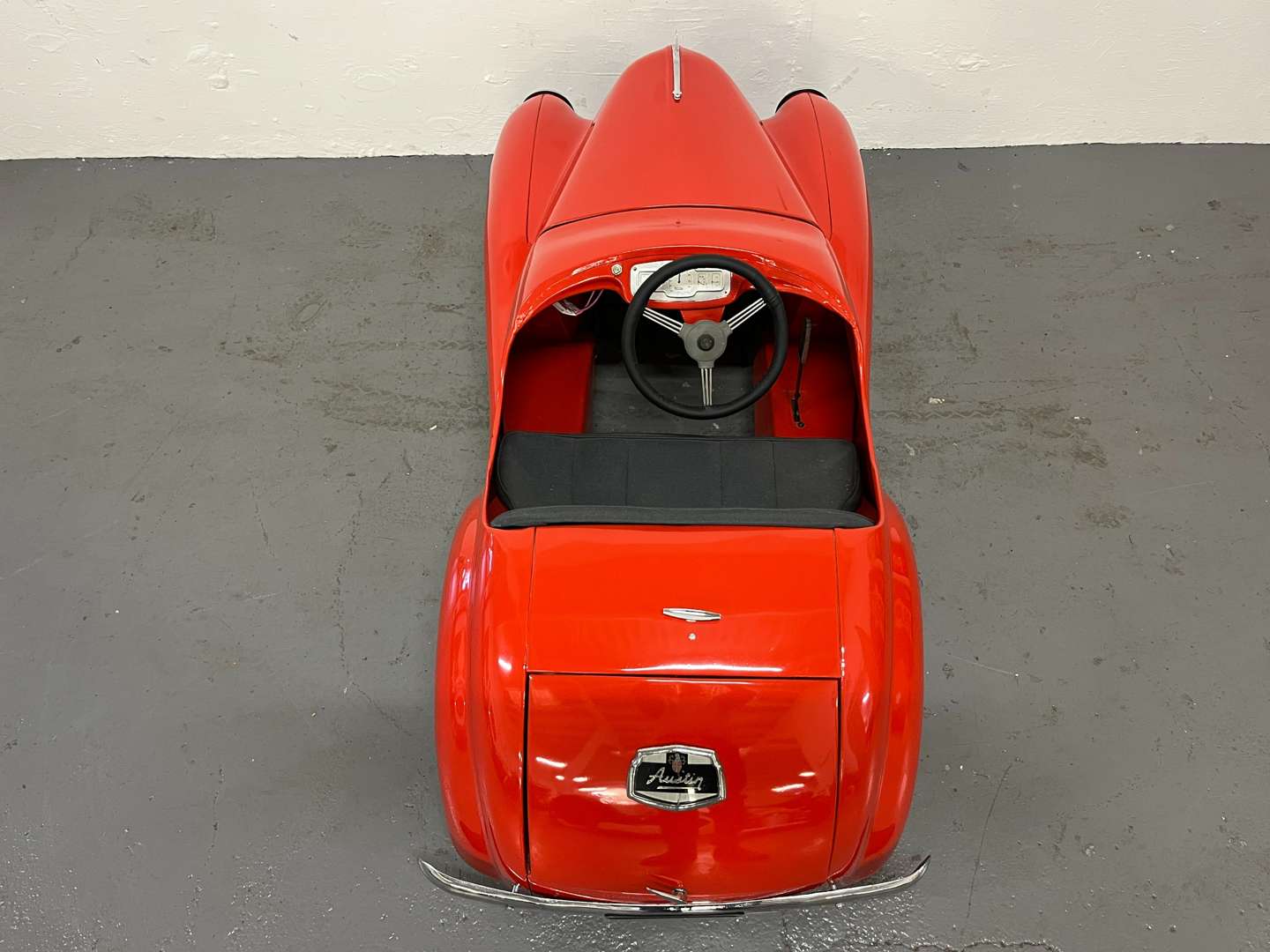 <p>Austin J40 Childs Pedal Car</p>