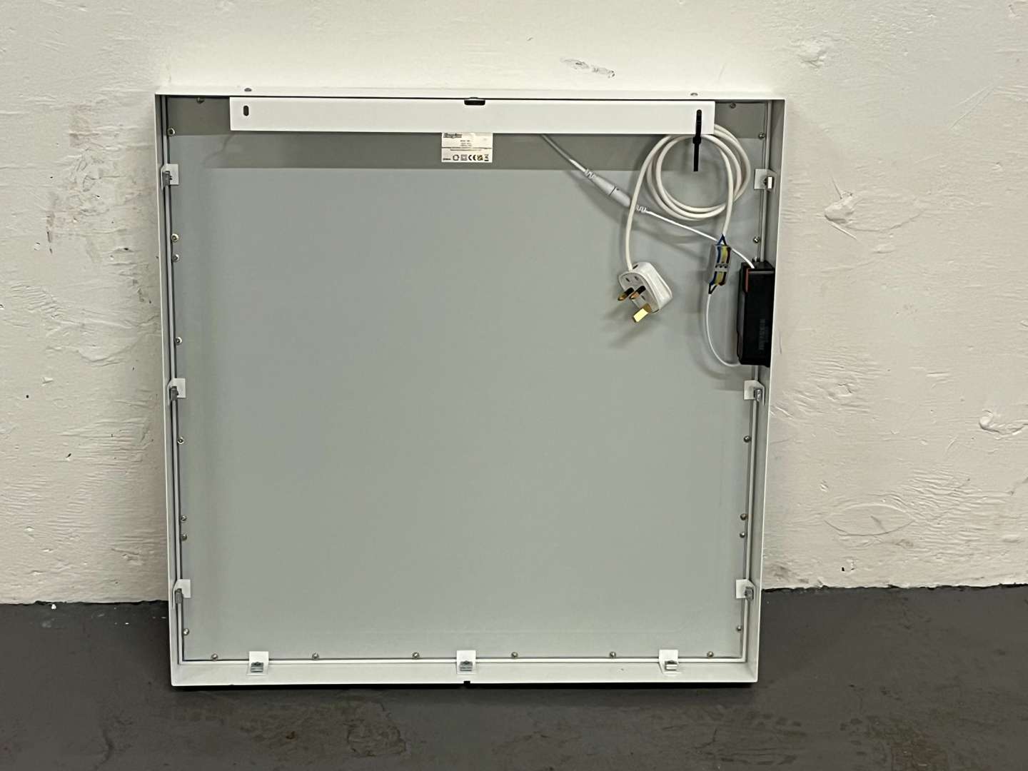 <p>BMC Modern Metal Illuminated Sign</p>