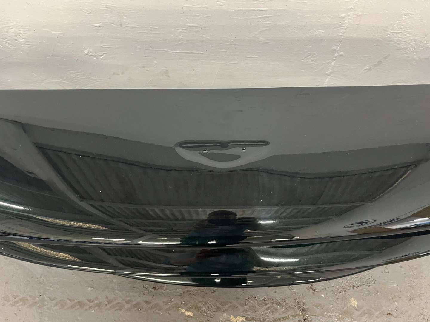 <p>Aston Martin DB7 Front Bumper For 1994-2004 Model</p>