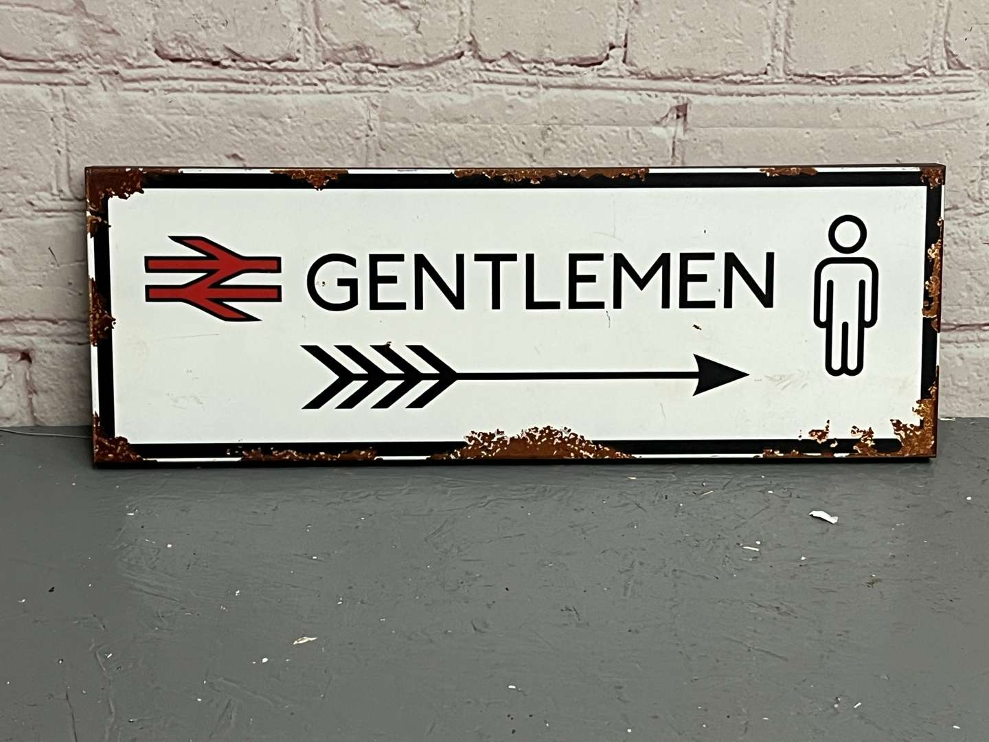 <p>Gentleman's Metal Painted Railway Sign</p>