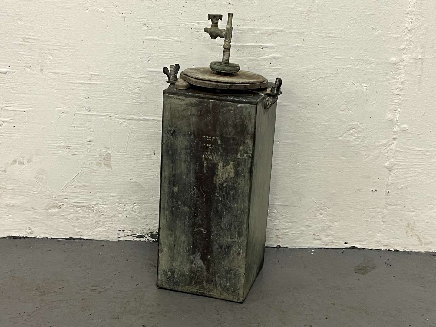 <p>Louis Bleriot c1900's Acetylene Generator For a Headlamp</p>