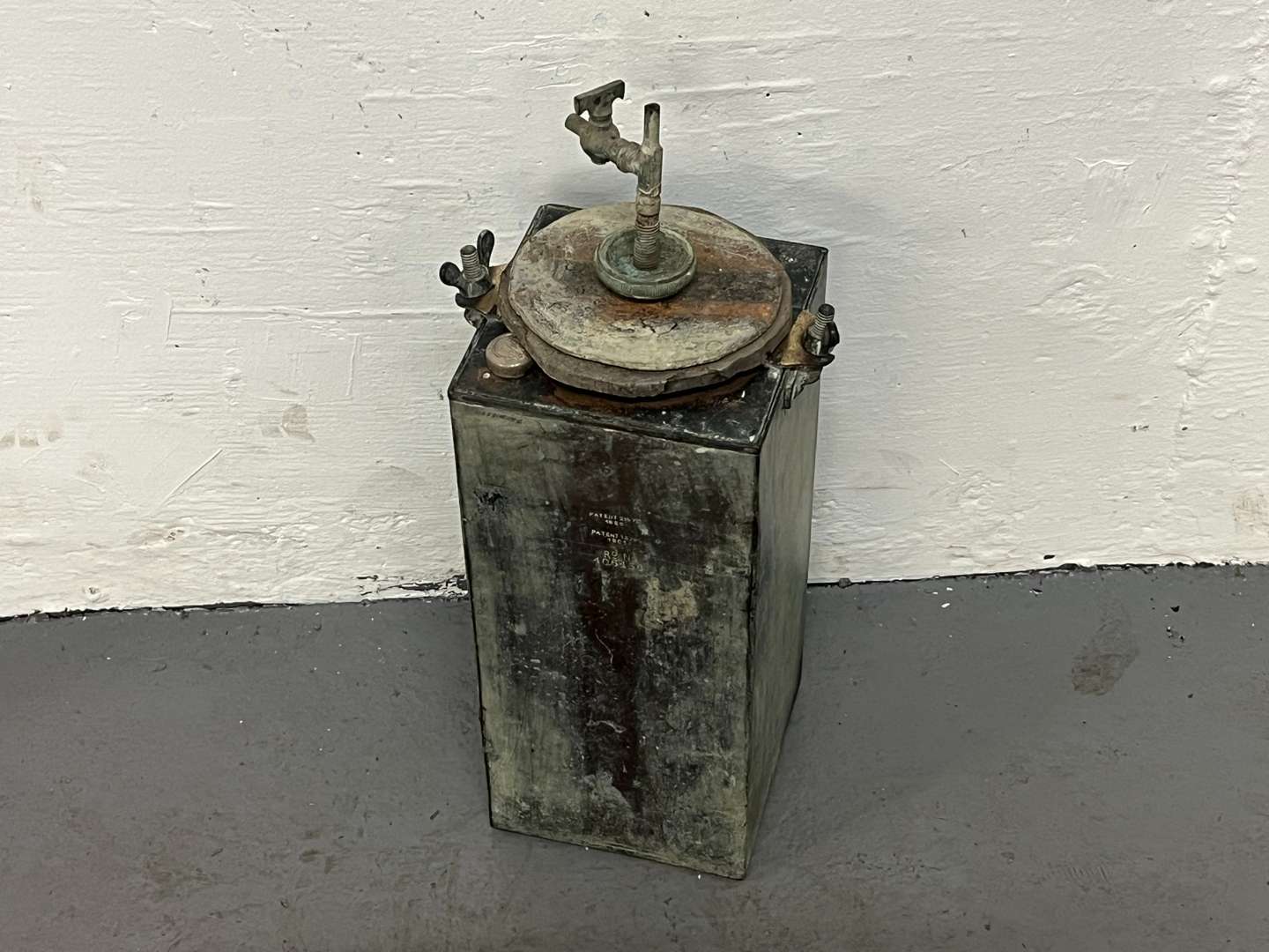 <p>Louis Bleriot c1900's Acetylene Generator For a Headlamp</p>