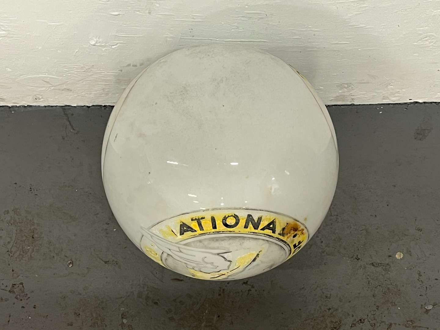 <p>National Benzole Mixture Petrol Pump/Lamp Post Glass Globe</p>