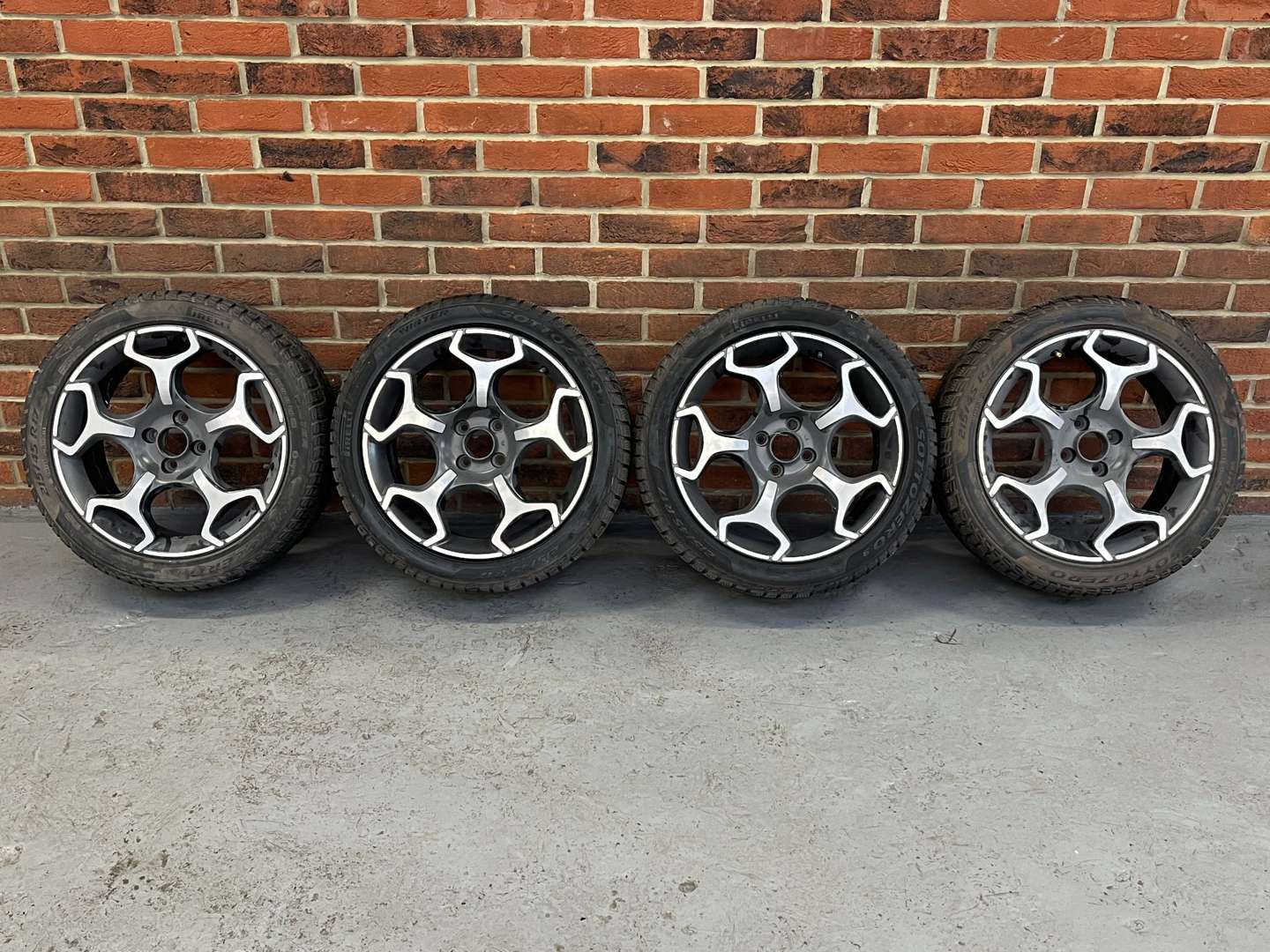 <p>Set of Four Fiat Abarth Alloy Wheels</p>