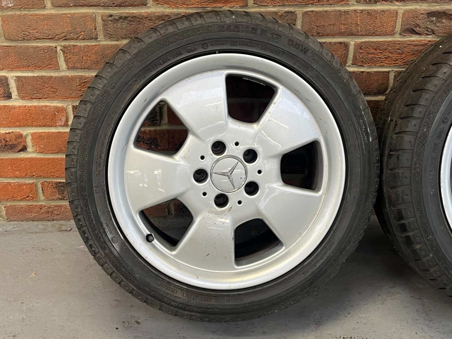 <p>Set of Four Mercedes SL Wheels&nbsp;</p>