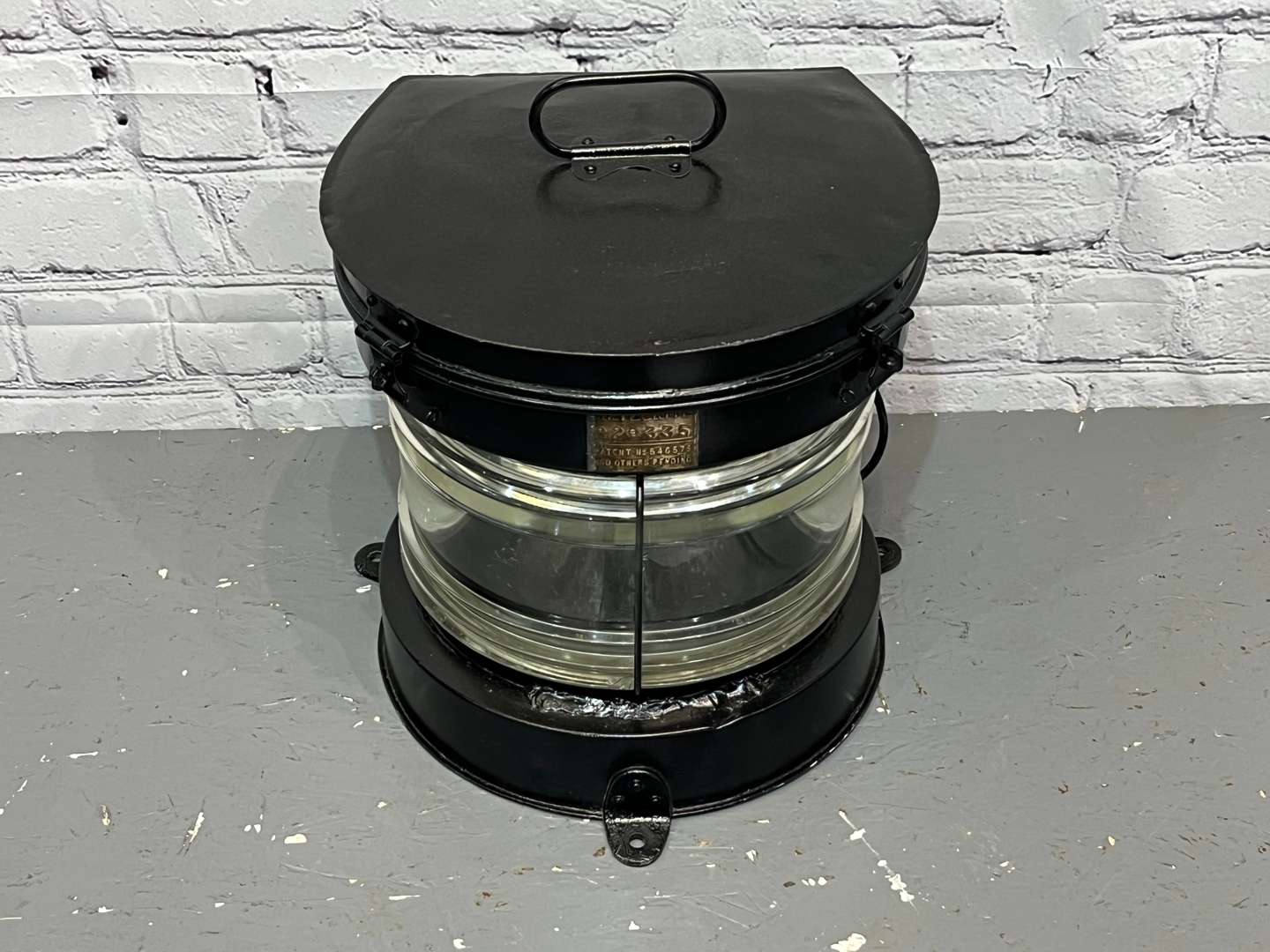 <p>Metlorite Ships Lamp</p>