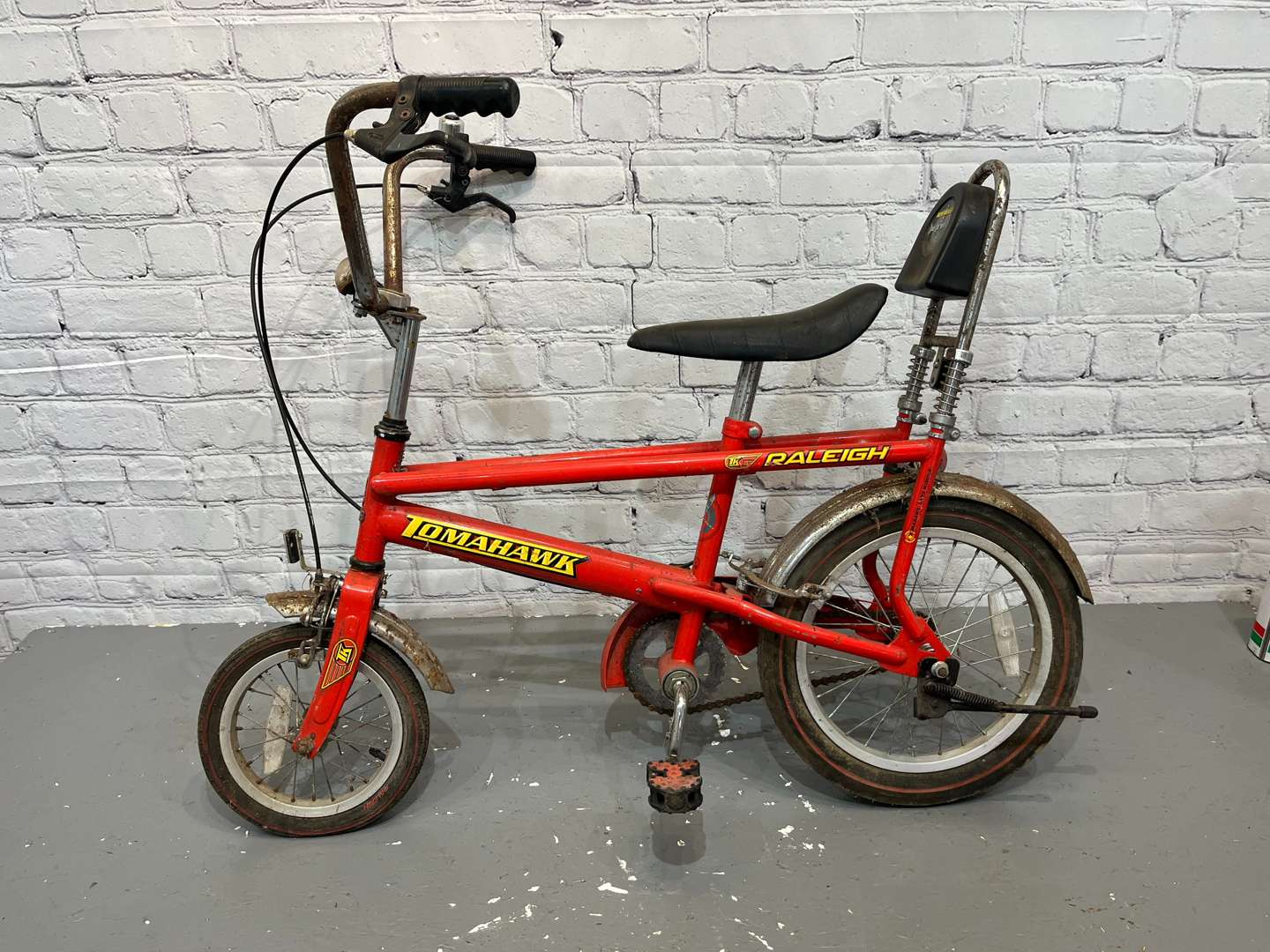 <p>Raleigh Tomahawk Childs Bicycle</p>