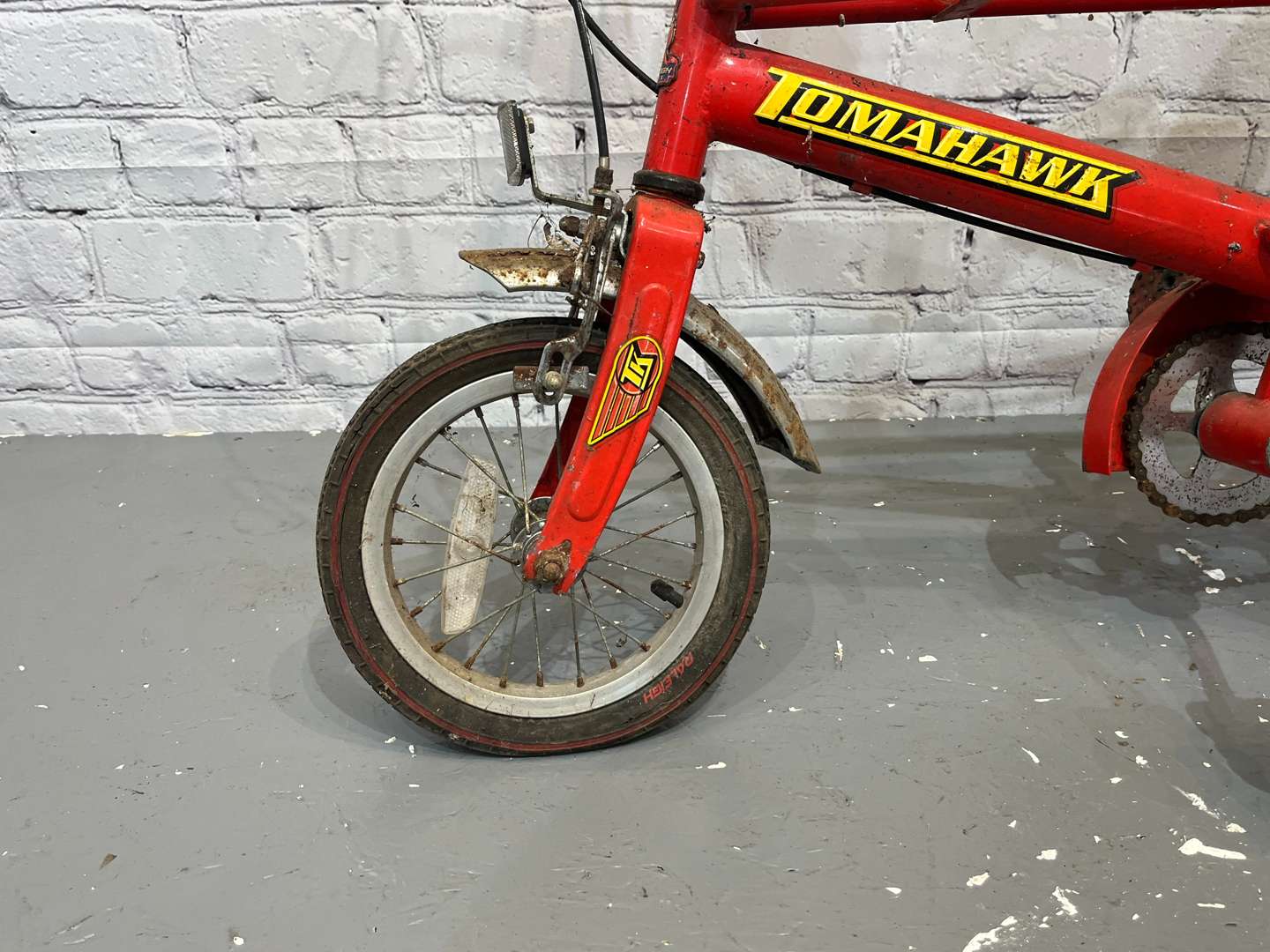 <p>Raleigh Tomahawk Childs Bicycle</p>