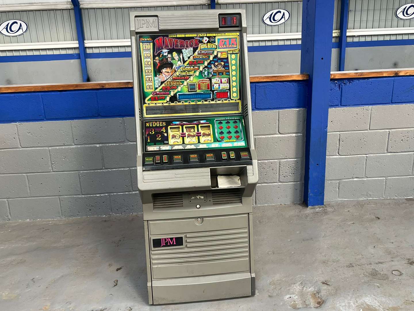 <p>JPM Maverick Fruit Machine (With Keys)</p>