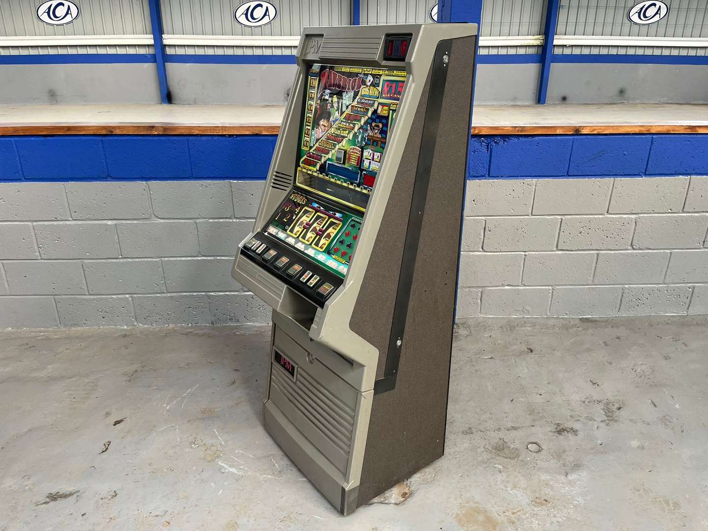 <p>JPM Maverick Fruit Machine (With Keys)</p>