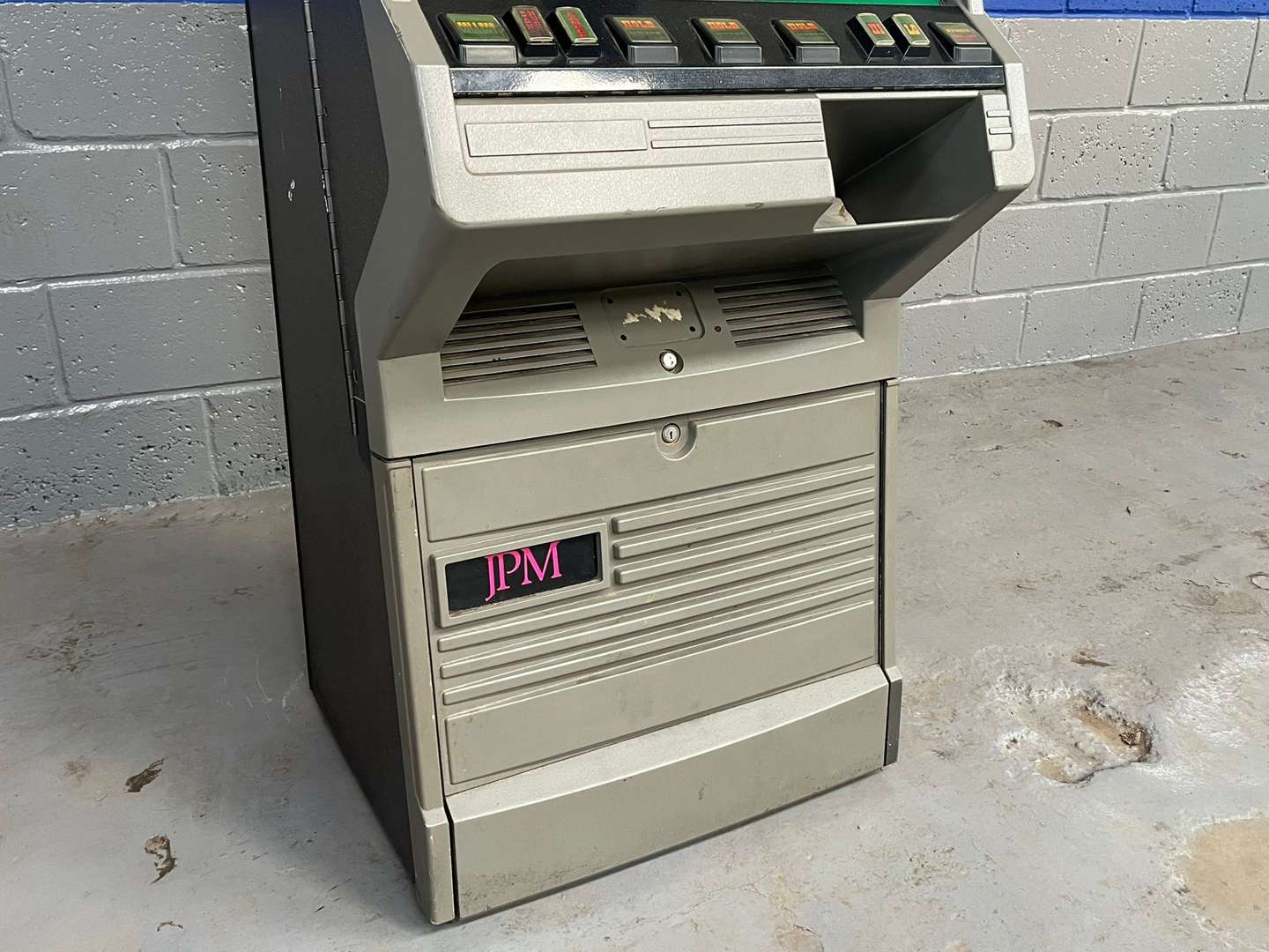 <p>JPM Maverick Fruit Machine (With Keys)</p>