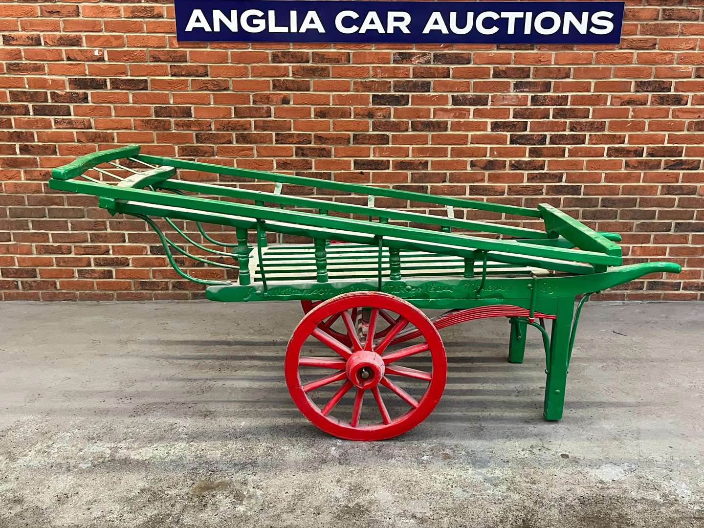 <p>Circa 1900's Single Axle Costermongers Cart</p>