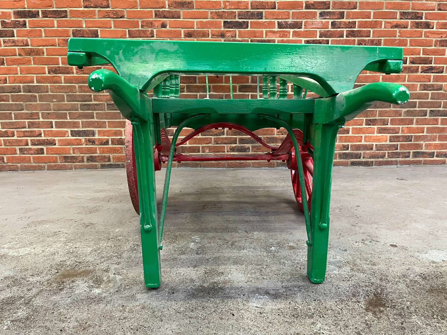 <p>Circa 1900's Single Axle Costermongers Cart</p>