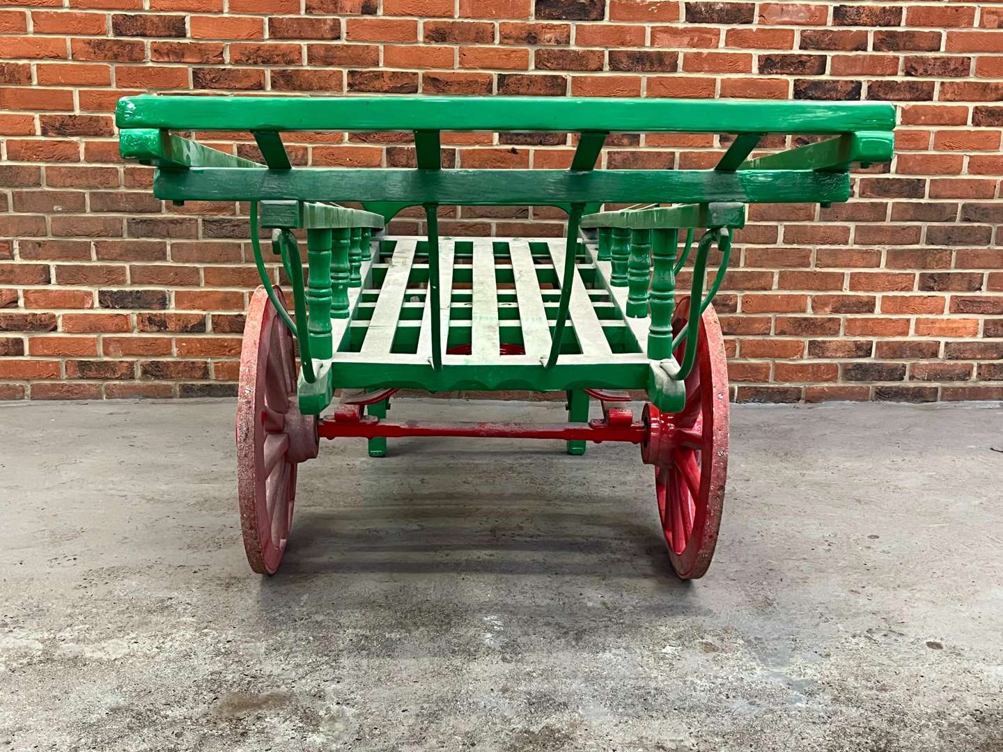 <p>Circa 1900's Single Axle Costermongers Cart</p>